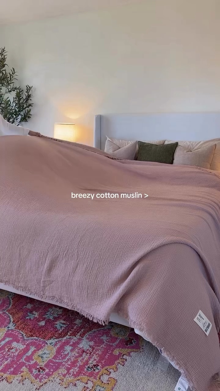 

This texture is everything 😍😍
#muslinblanket #cottonblanket #summerbedding #cozybedroom #roomdecor

#LTKHome #LTKselfcare