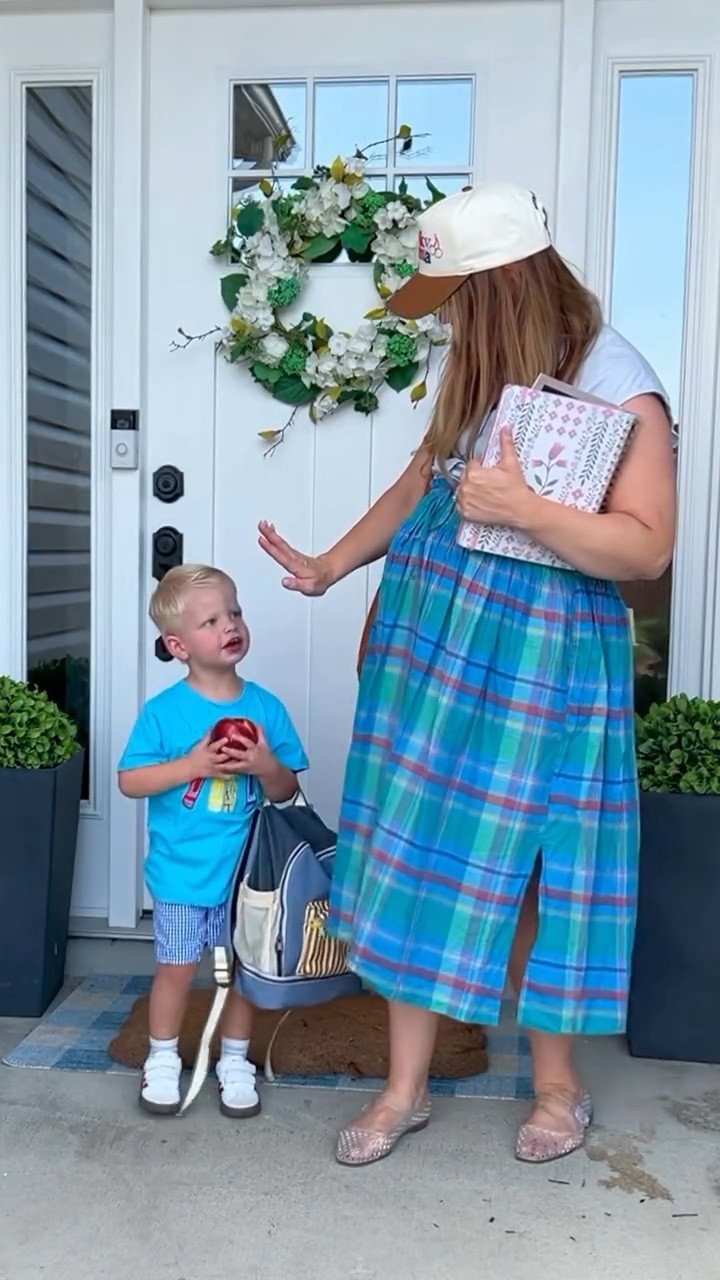 A skirt and top are the perfect it’s still hot, but it’s also coming into Fall and you’re pregnant outfit. Linking a similar skirt and top so you can re-create the look. 



#LTKFamily #LTKBump #LTKStyleTip