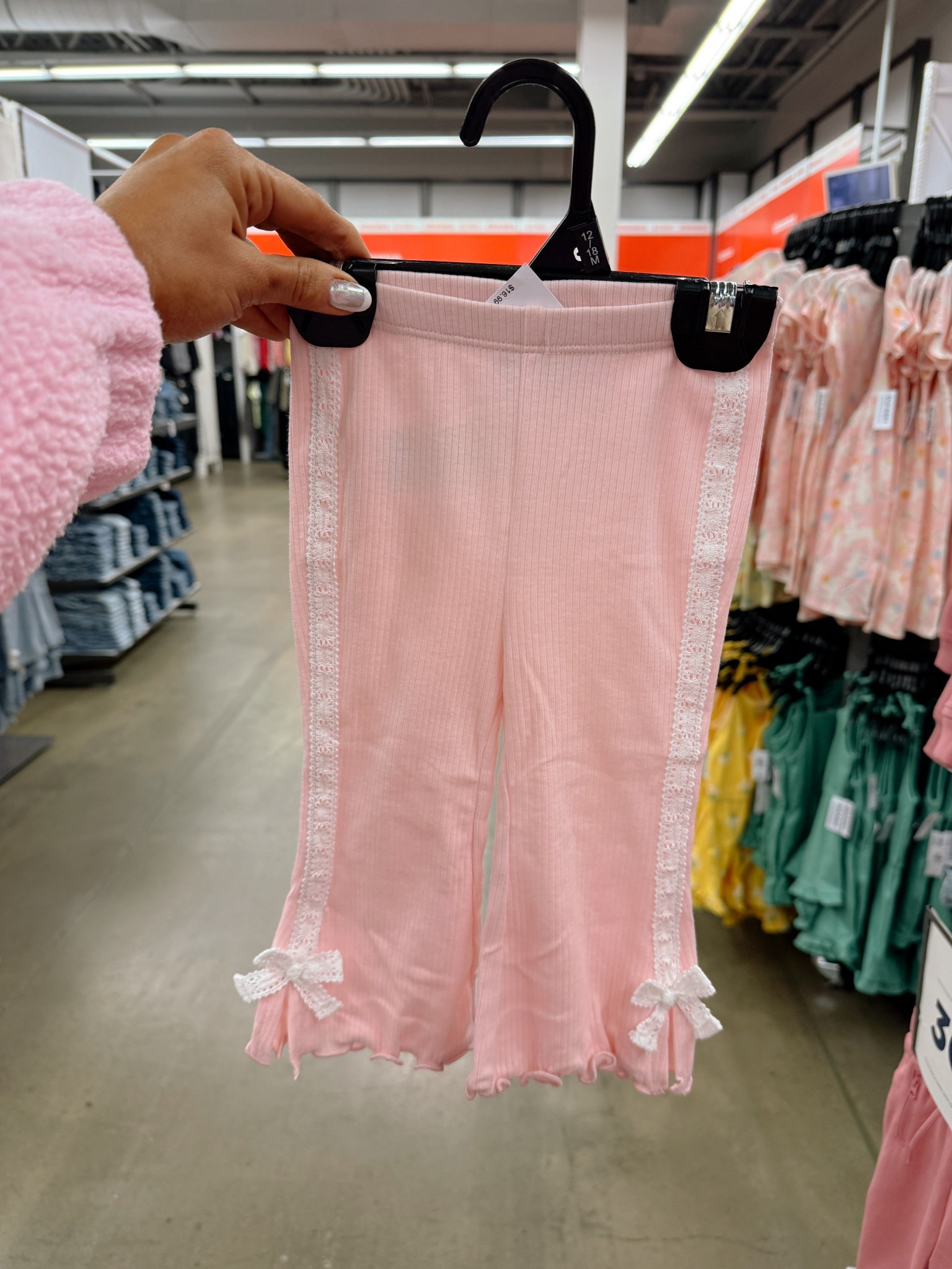 Adorable lace pants 🪿