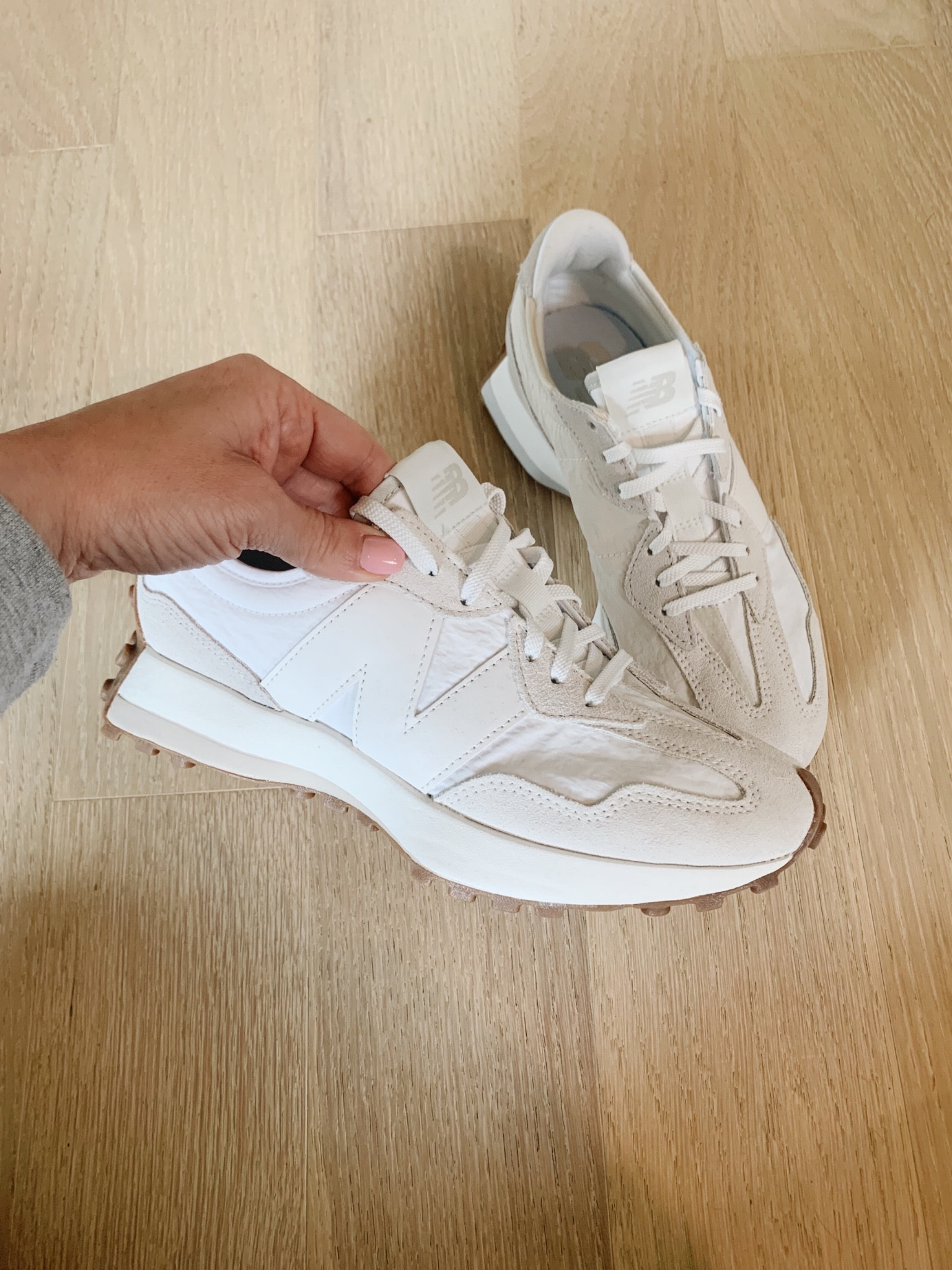 New Balance 327, comfy and stylish! 

#LTKshoecrush #LTKFind #LTKfit