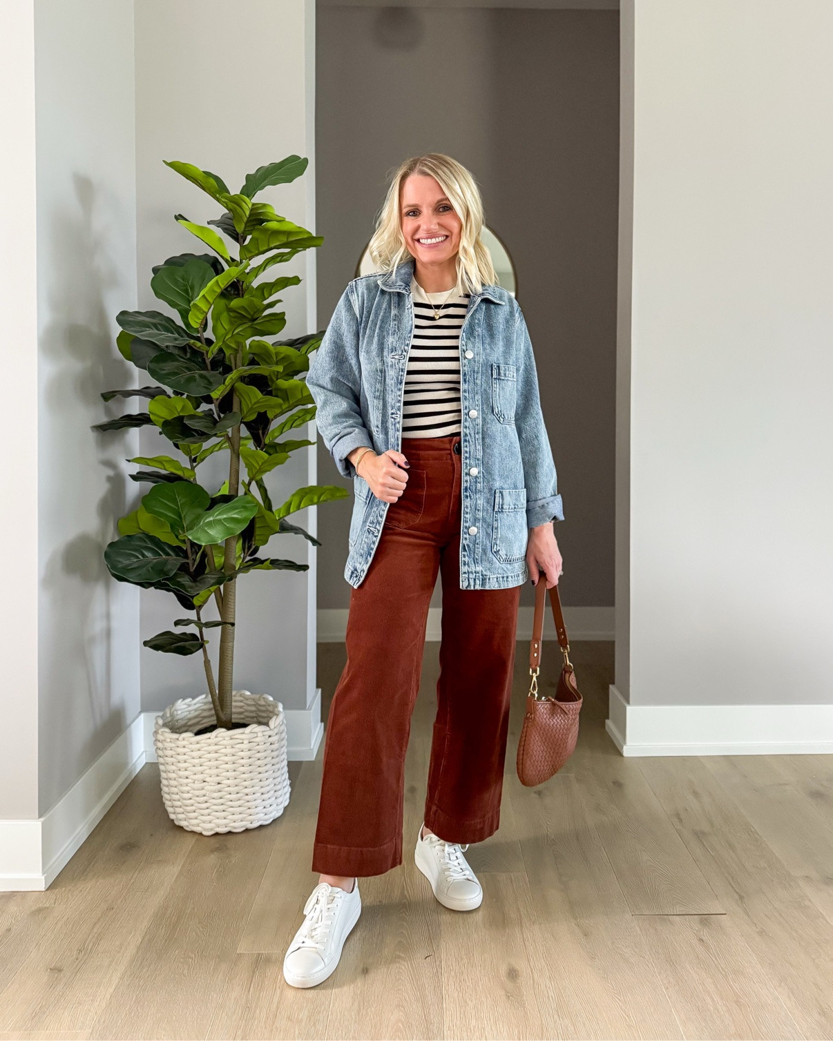 My casual fall uniform 🍂 striped tee, denim chore jacket, and these rust corduroy pants from @quince with white sneakers.
Pants- 0
Jacket- xs
T-shirt- similar