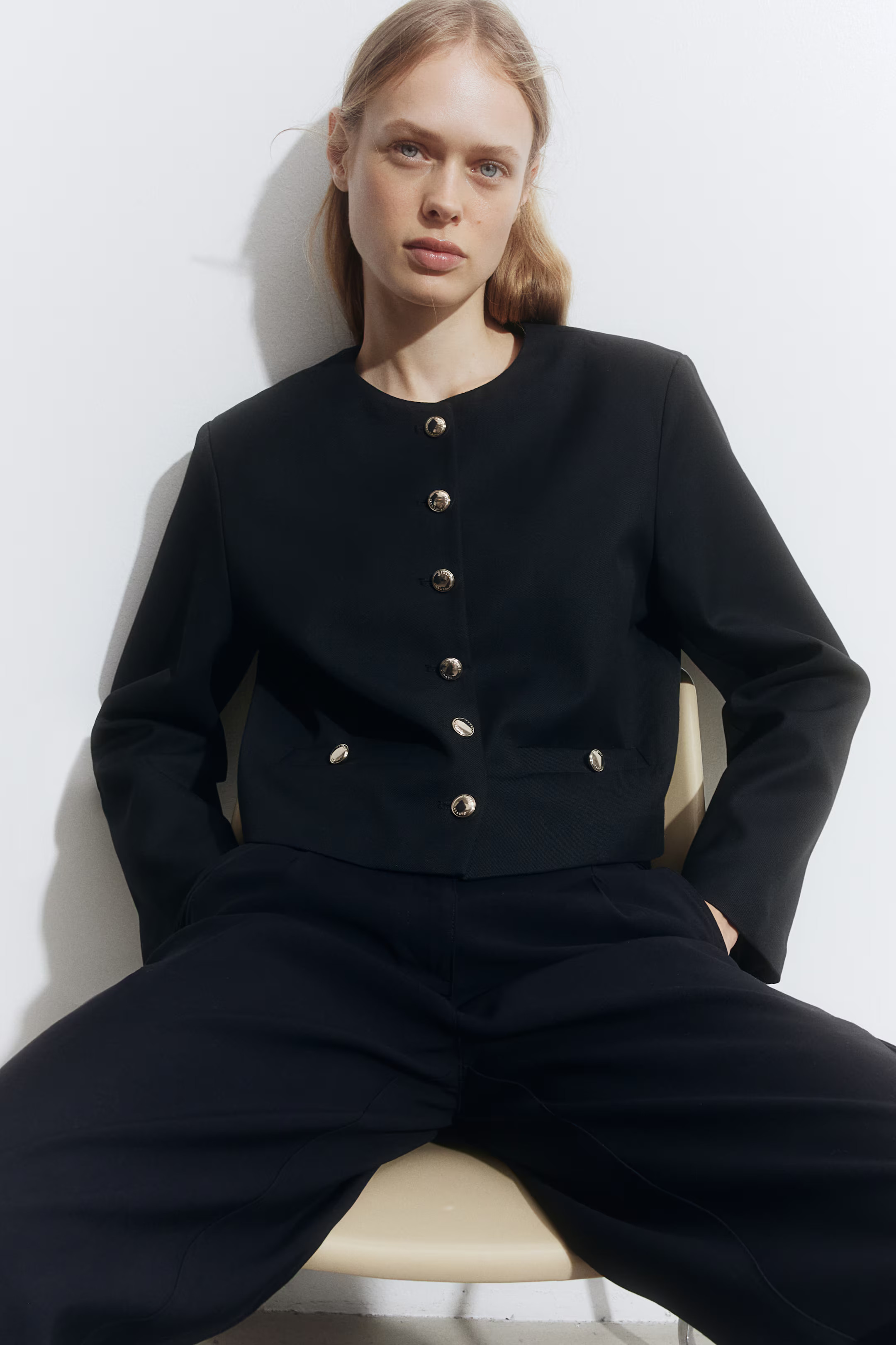 Veste courte - Encolure ronde - Manches longues - Noir - FEMME | H&M FR | H&M (FR, IT, ES, PT, BE)