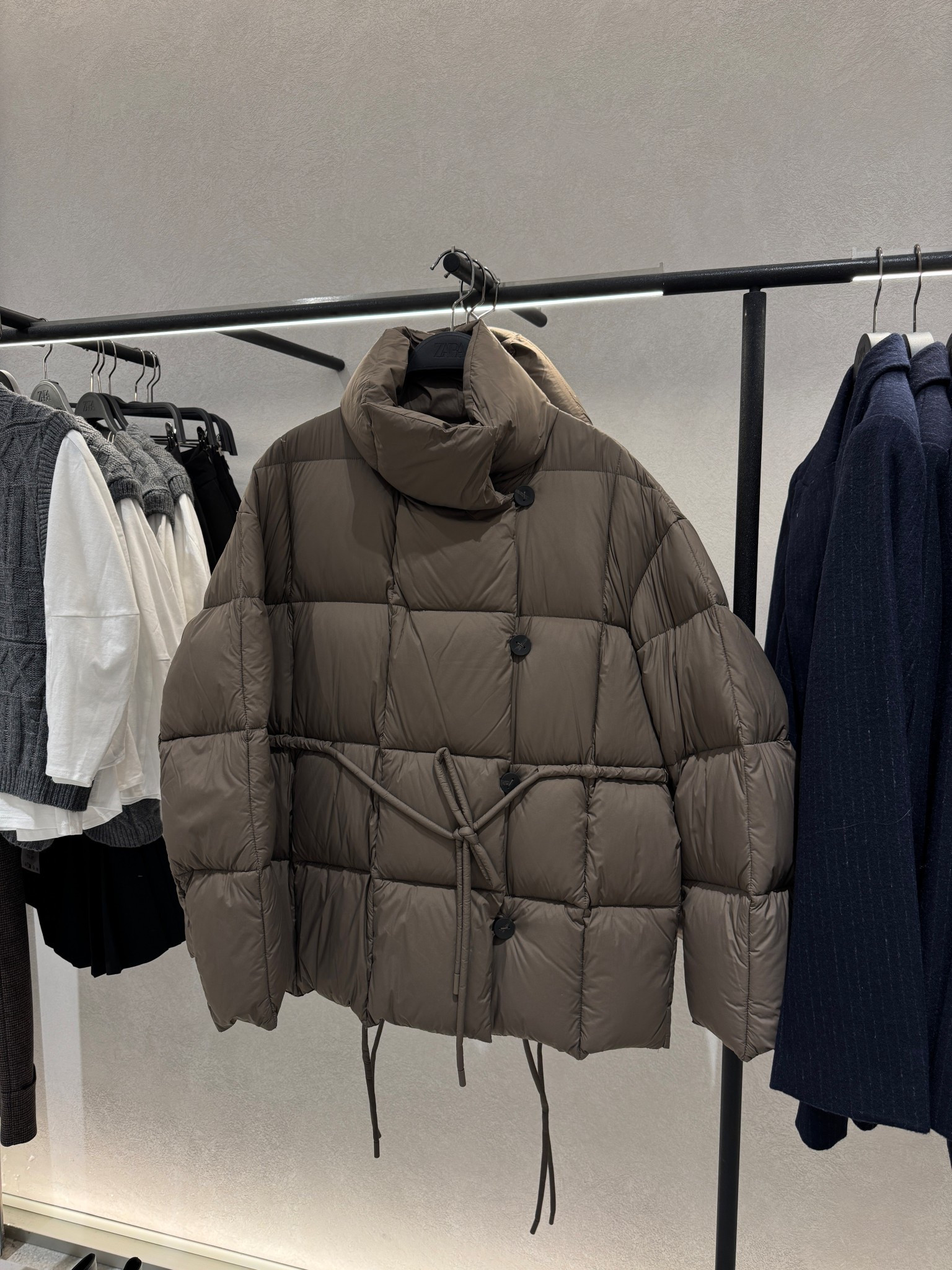 Coat, puffer coat, winter coat, winter outfits, short coat, Zara, Zara coat, Christmas market outfit

#LTKfestive #LTKuk #LTKwinter