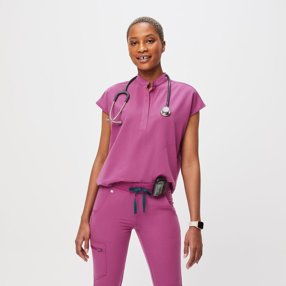 Women's Rafaela Oversized Scrub Top - Bright Fuchsia · FIGS | FIGS