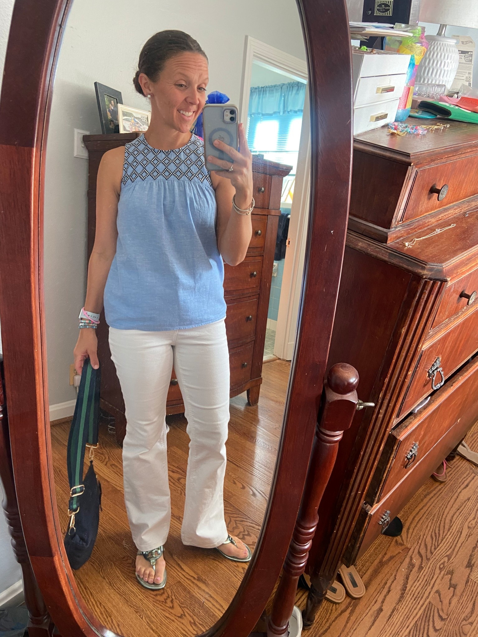 Jeans and purse - $22, ON SALE; blue denim washes available 


#flarejeans #under25 #jeanssale #salefinds #oldnavy #flares #LTKItBag #quiltedpurse #quiltedcrossbody #crossbody #under20 #budgetfriendly 


#LTKStyleTip #LTKSaleAlert #LTKFindsUnder50