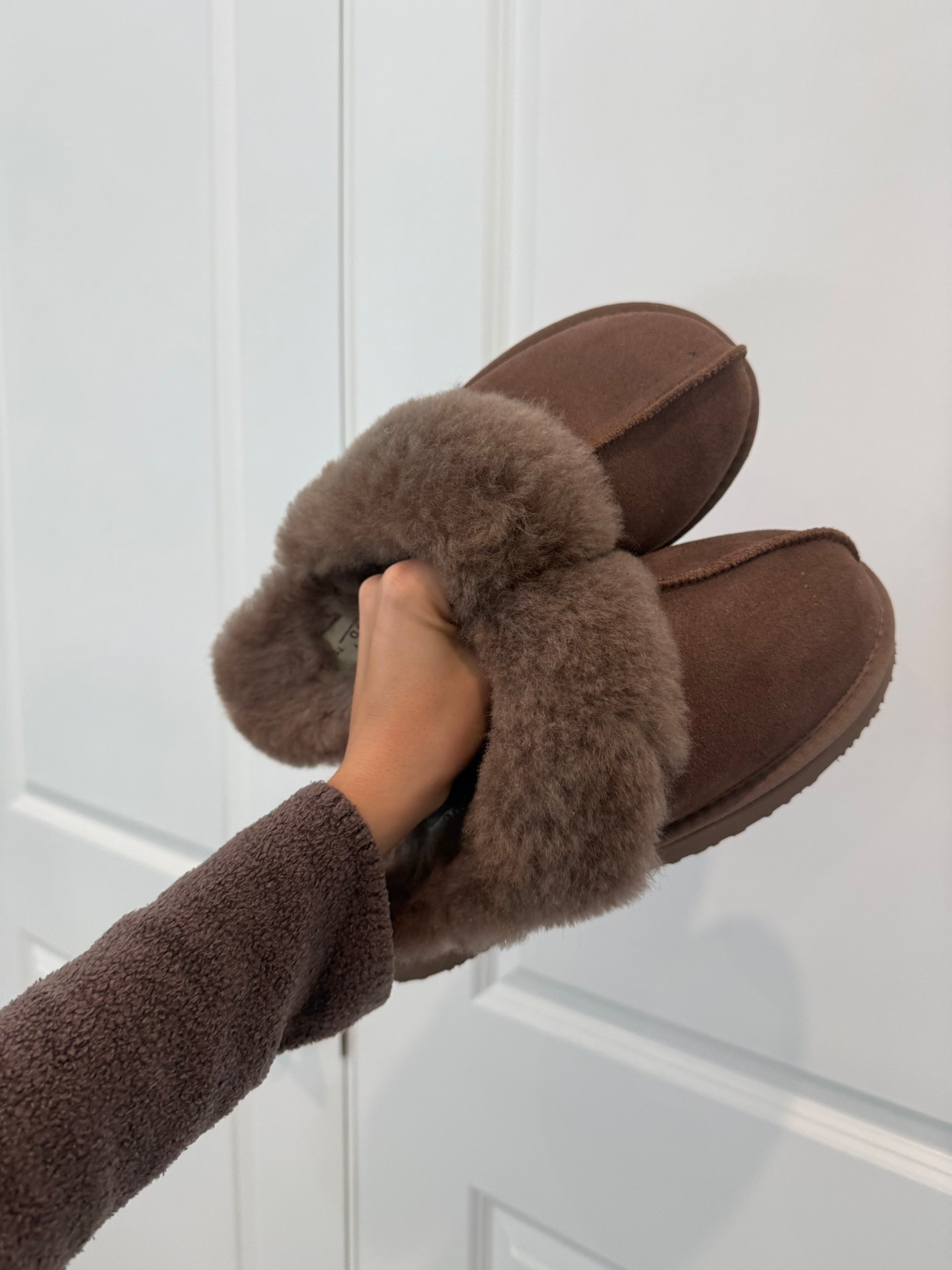 slippers 
Brown slippers 
Christmas gift ideas
Gifts for her 
Ugg look alike!

#LTKGiftGuide #LTKFindsUnder50 #LTKCyberWeek