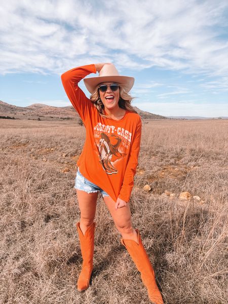country’s cool again 🤠🧡 yeehaw! 

These were my favorite maternity denim shorts when I was pregnant w/G, so glad I saved them for my second pregnancy! They’re from Amazon!! 

I linked my orange cowboy boots, tan cowboy hat and Johnny cash band tee, too! 

#ltkbump 