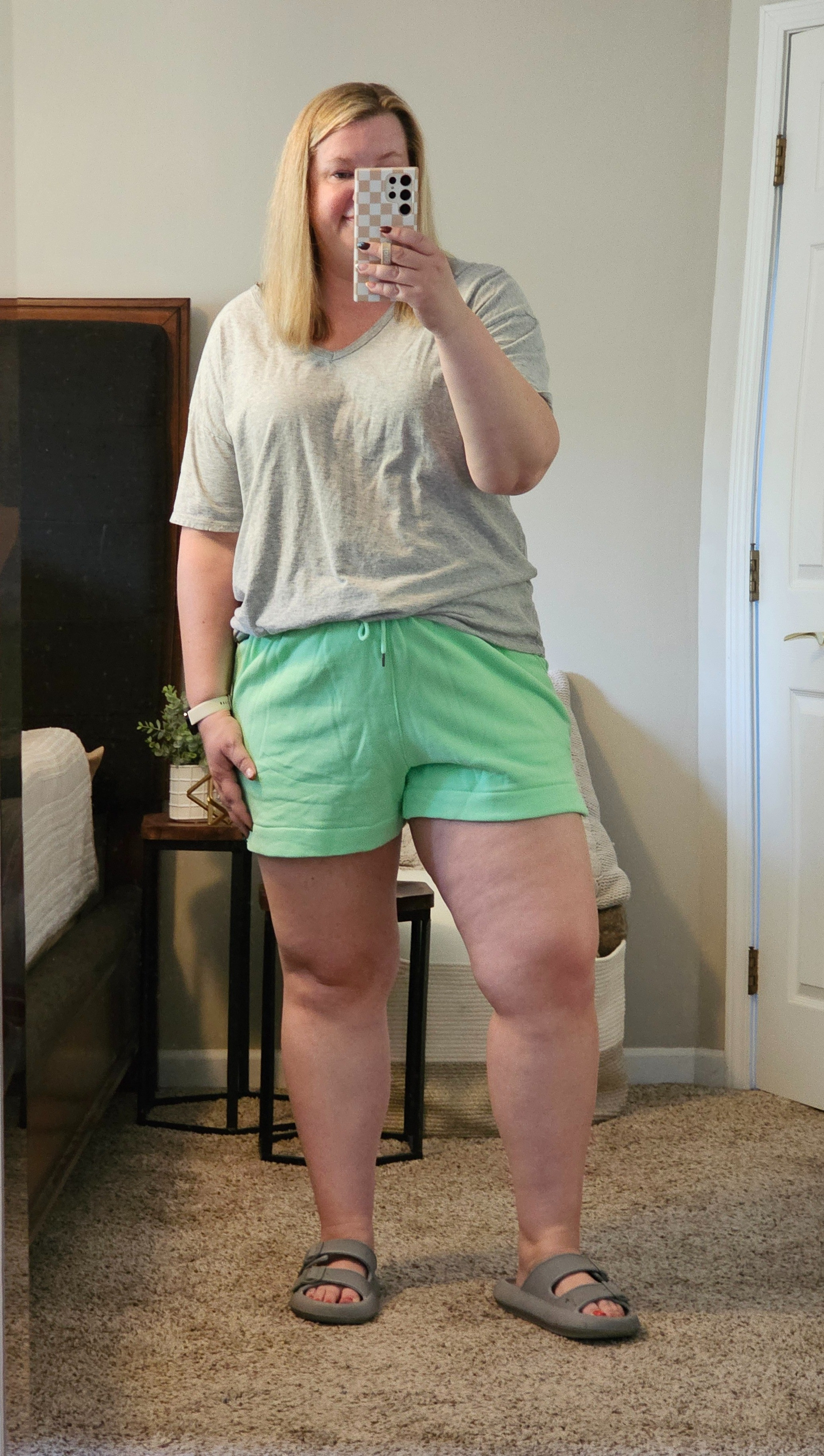 A great summer lounge look!  Wearing an XXL in the pants and an XL in the top (which is old from Aerie but linked similar)

#LTKover40 #LTKmidsize #LTKfindsunder50