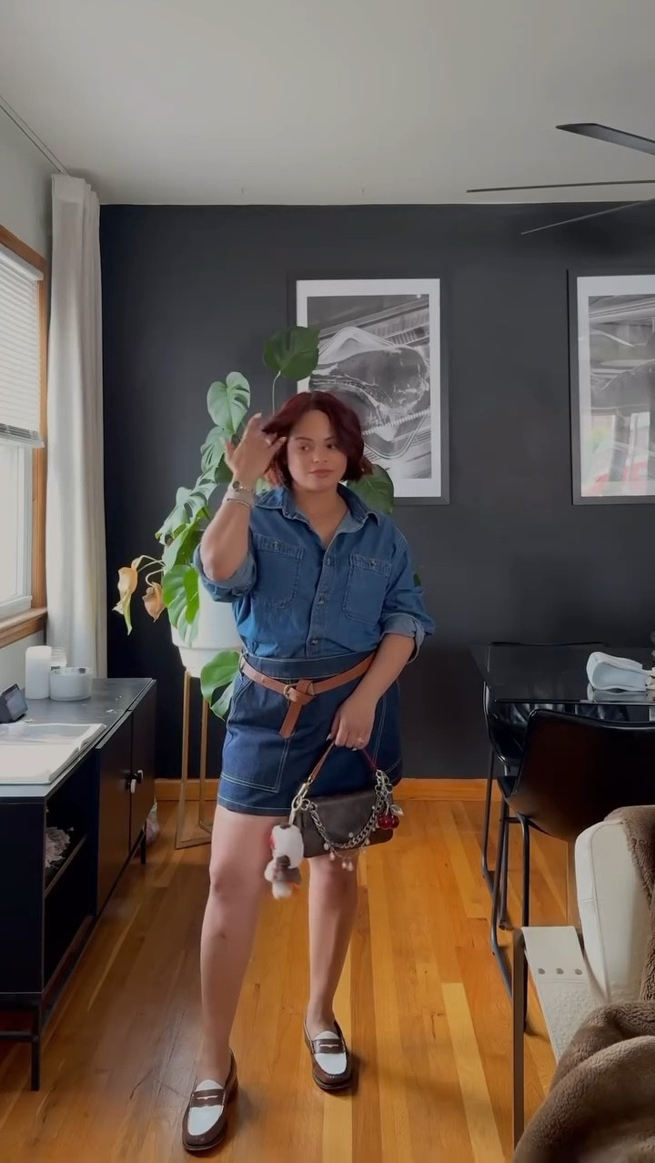 OUTFIT OF THE DAY. 💋
Midsize / petite 
For reference 
Wearing XL in men’s shirt 
Size 12 in skirt 
5.5m in loafers true to size  / they stretch after a few wears  

#LTKMidsize #LTKPetite #LTKStyleTip