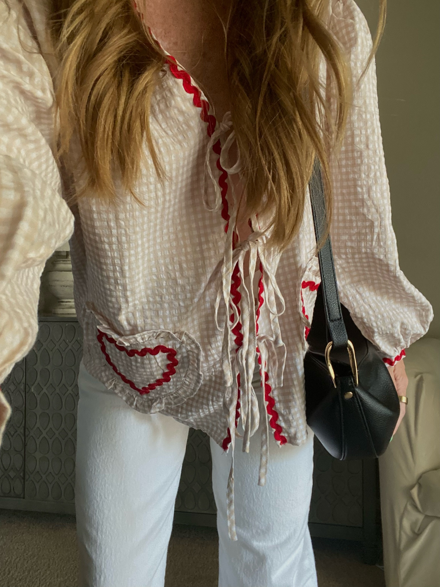 The cutest shirt! Size small! These jeans are amazing and stretchy and NOT see through! True to size 

#LTKSaleAlert #LTKFindsUnder100 #LTKFallSale