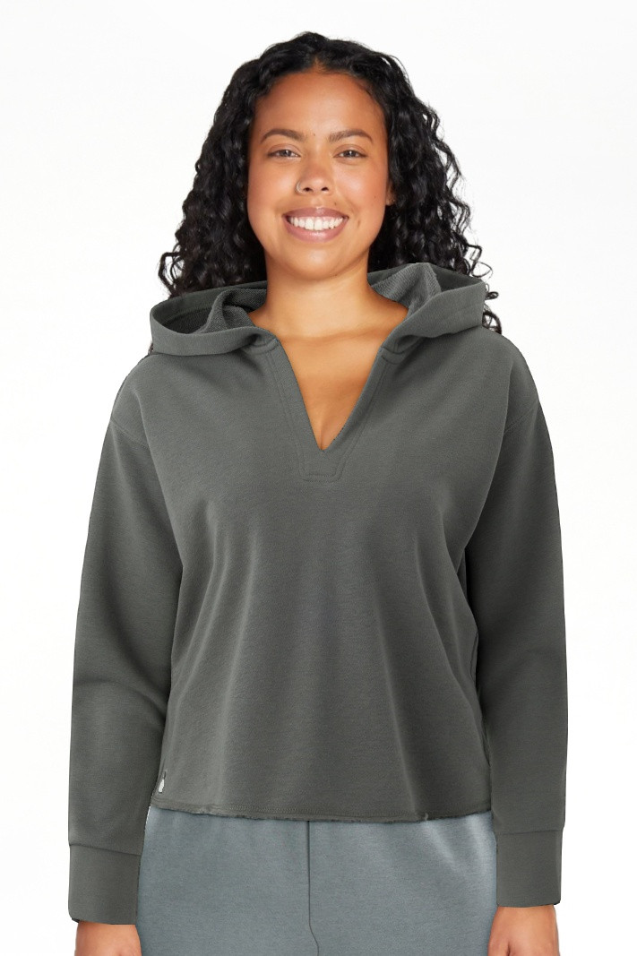 Mills by Millie Bobby Brown Women's Cropped Hoodie, Sizes XXS-XXL | Walmart (US)