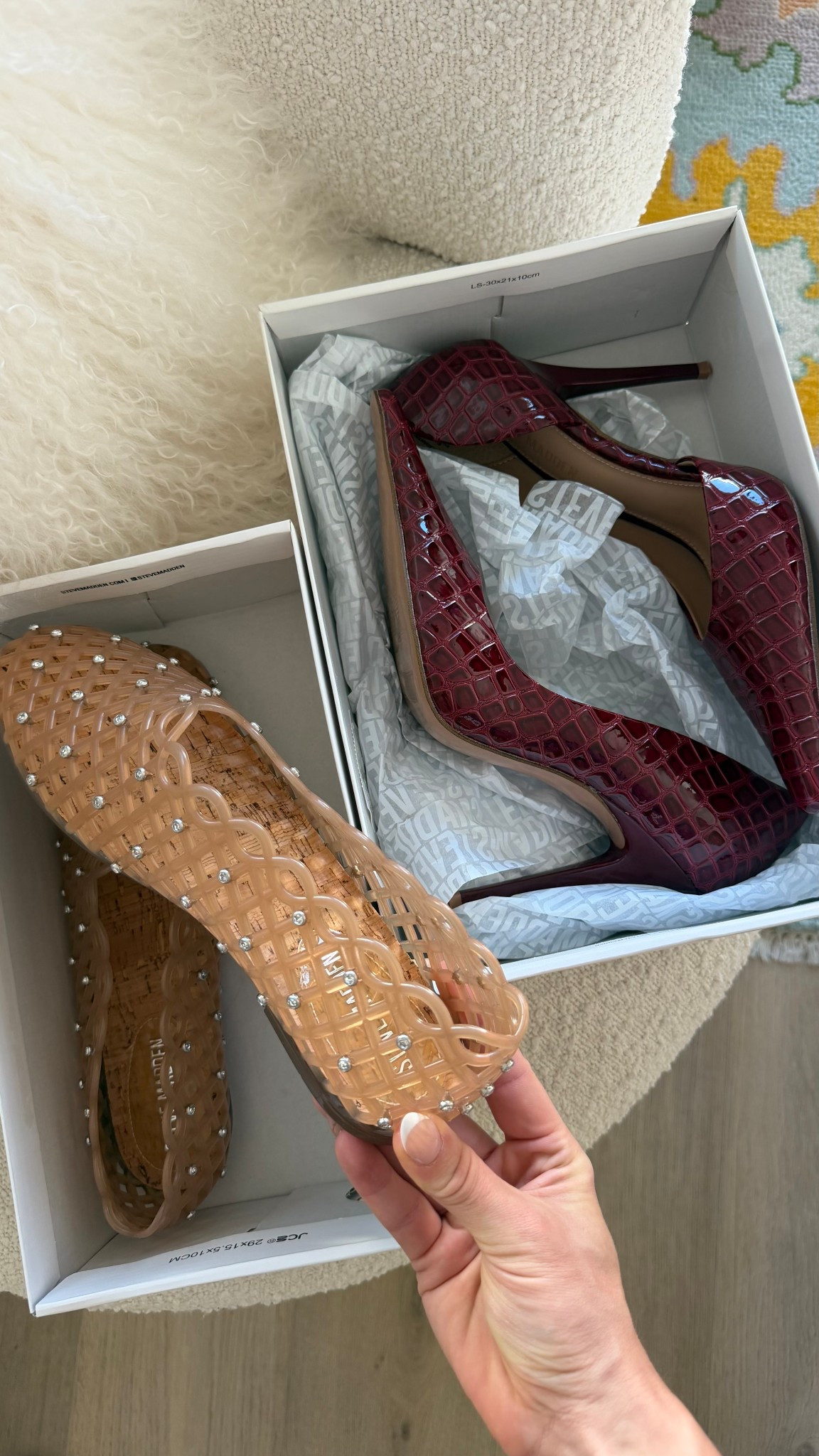 Steve Madden most recent order.. obsessed with the jelly flat moment 😍🫶 

#LTKootd #LTKdayinmylife #LTKgrwm