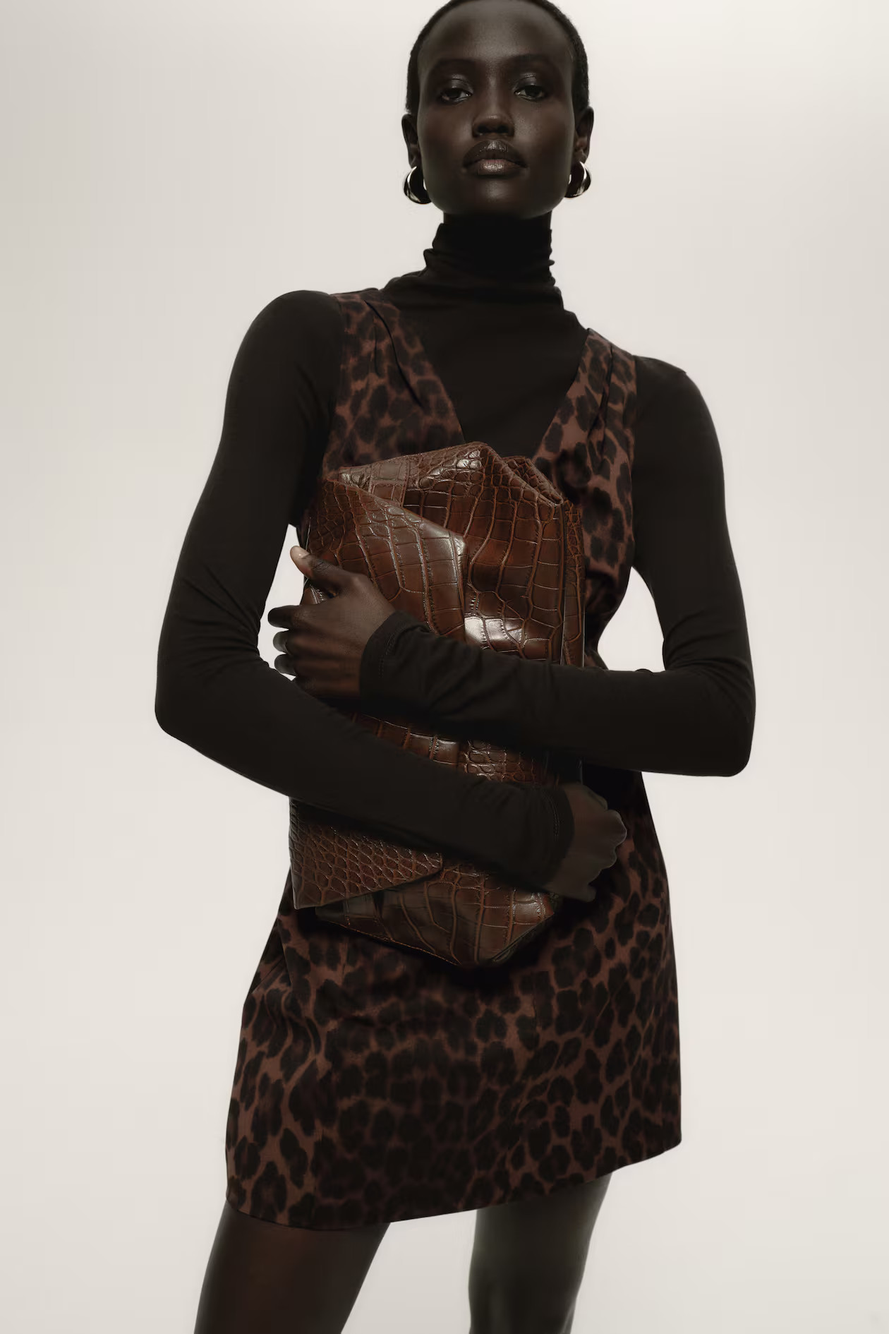 V-neck waisted dress | H&M (UK, MY, IN, SG, PH, TW, HK)