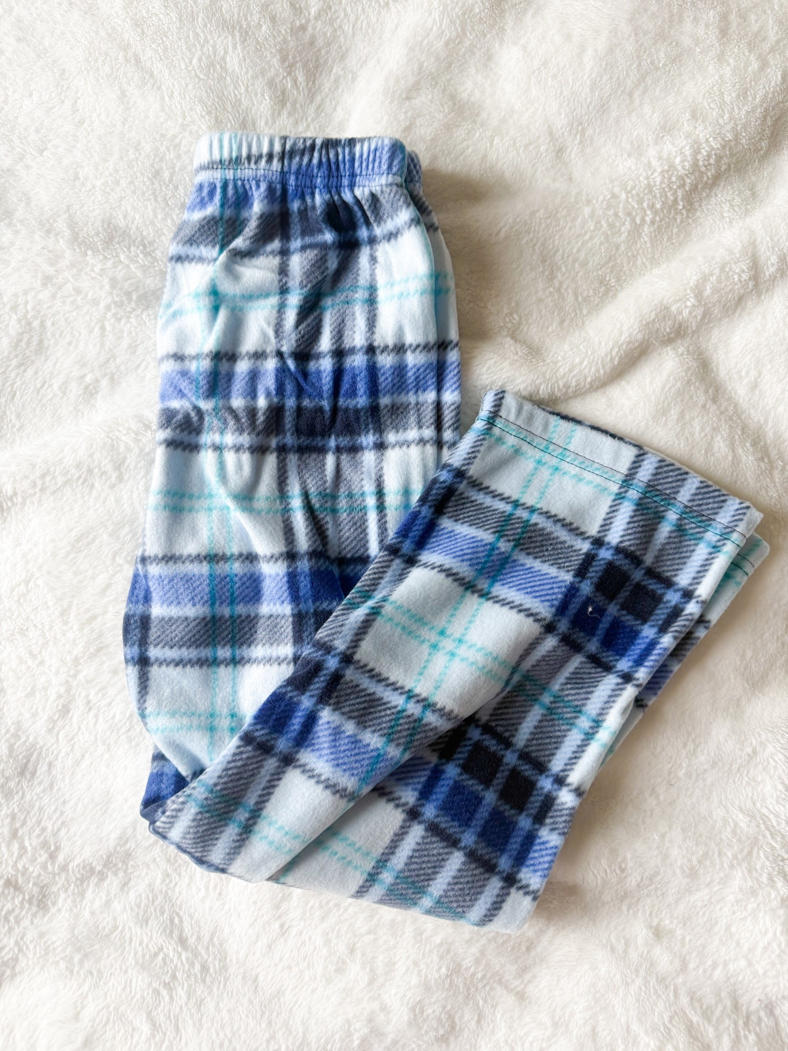 Fleece pj pants 

#LTKHoliday #LTKGiftGuide #LTKKids