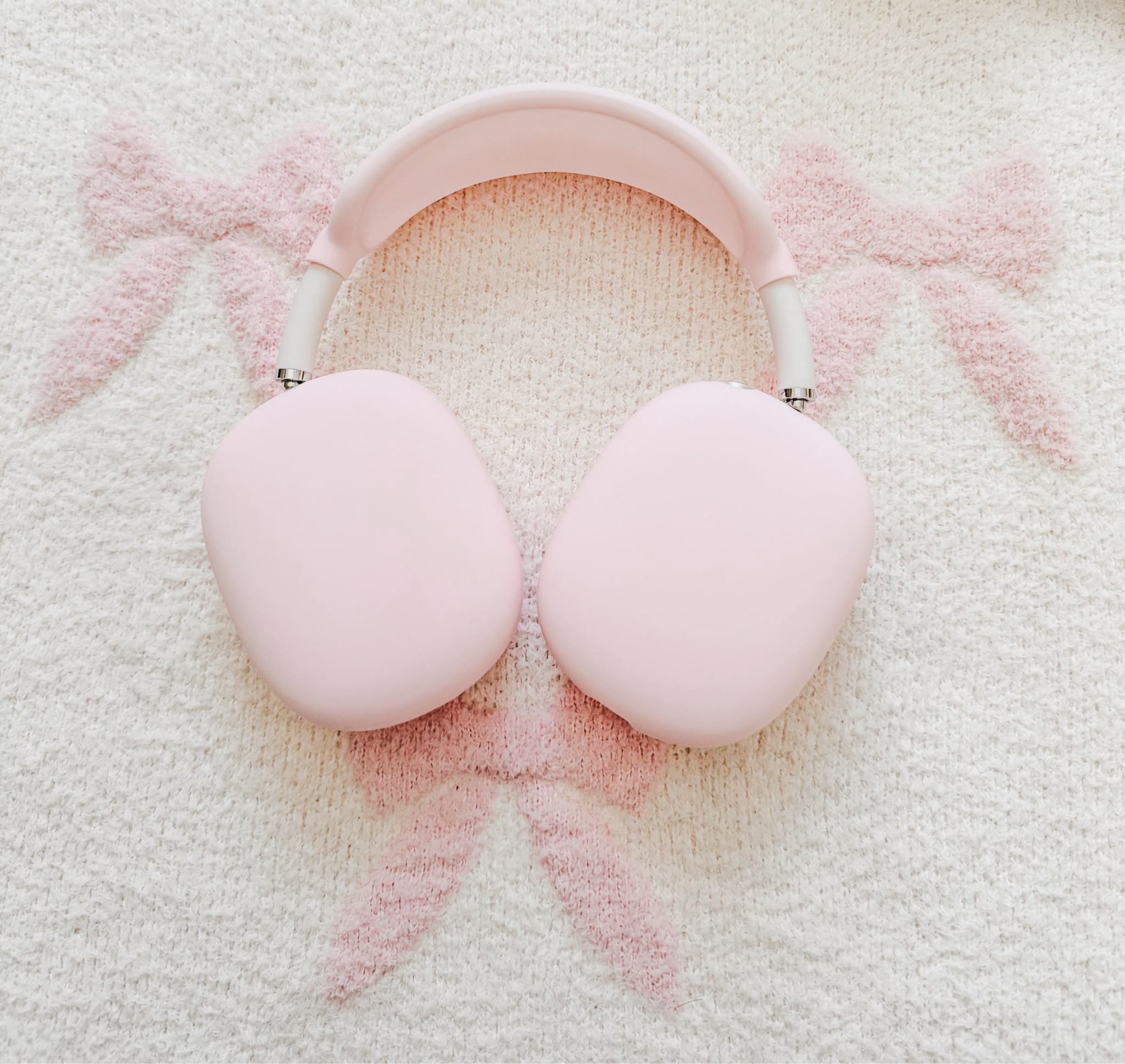 Air Pod Max Silicone Covers 🎀

#LTKFindsUnder50 #LTKFitness #LTKActive