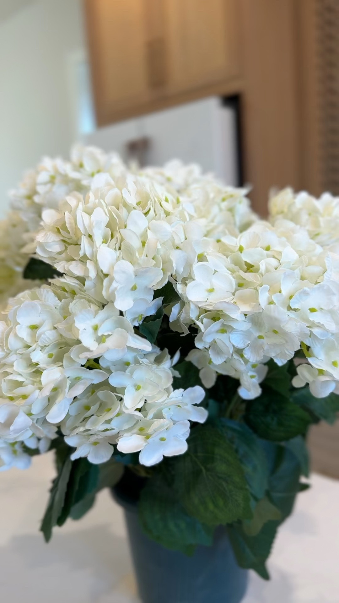 These outdoor artificial hydrangeas are so good! You need these in your life 👏🏻

spring outdoor decor
spring outdoor decorating ideas
spring outdoor styling
spring patio decor
spring patio refresh
spring porch decor
spring front porch decor
spring backyard decor
spring outdoor living ideas
spring outdoor entertaining

#LTKHome #LTKSeasonal