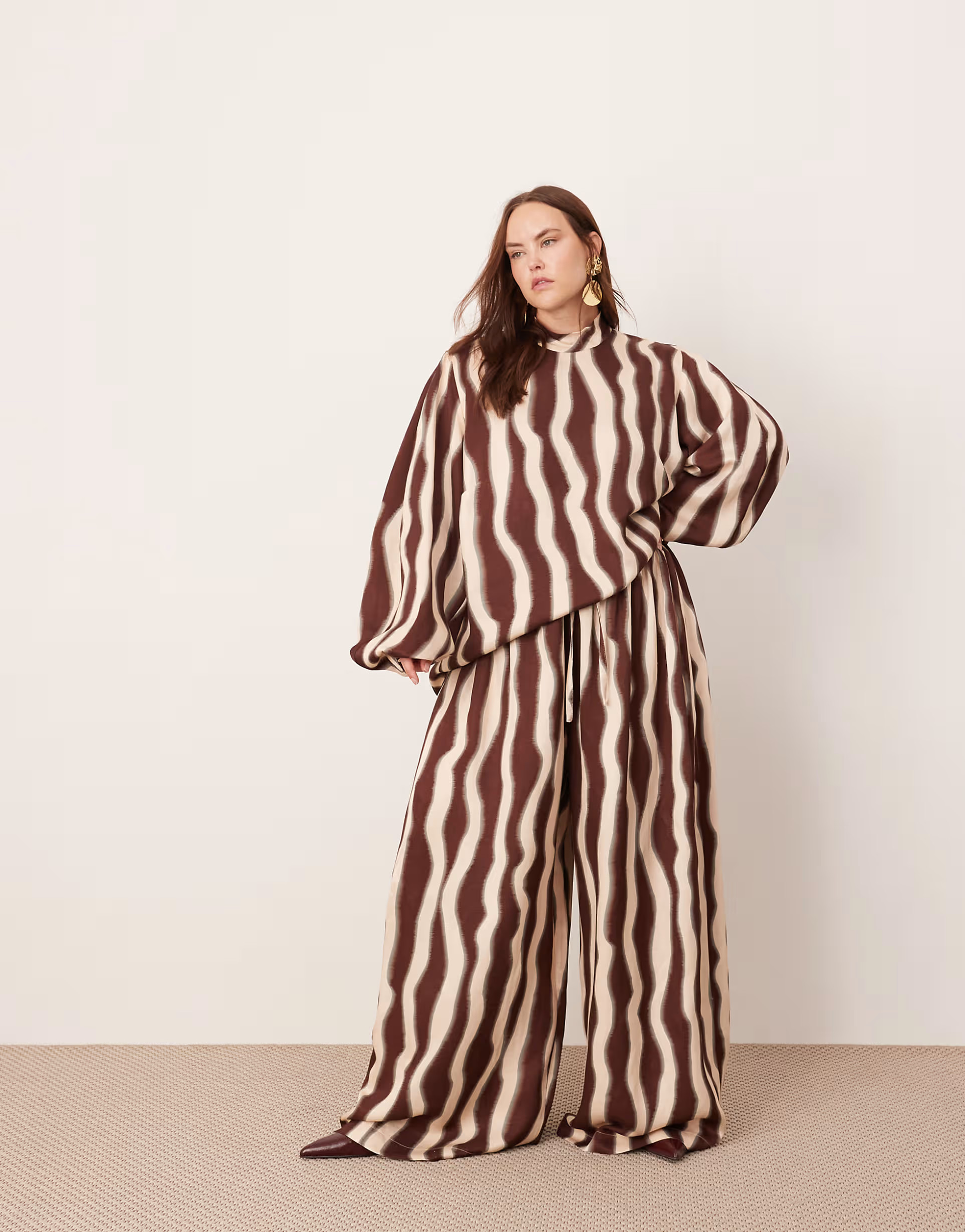 ASOS EDITION Curve super wide leg drawstring waist in chocolate wavy print - part of a set | ASOS (Global)