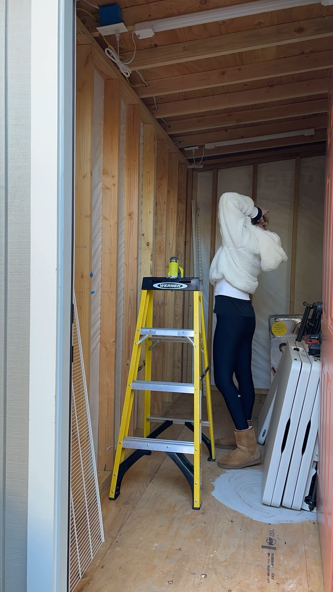 Installing this shed in freezing temps … but keeping it 100% Alo …. I looooove my Alo gear for work! #aloyoga #alo

#LTKFind #LTKSeasonal