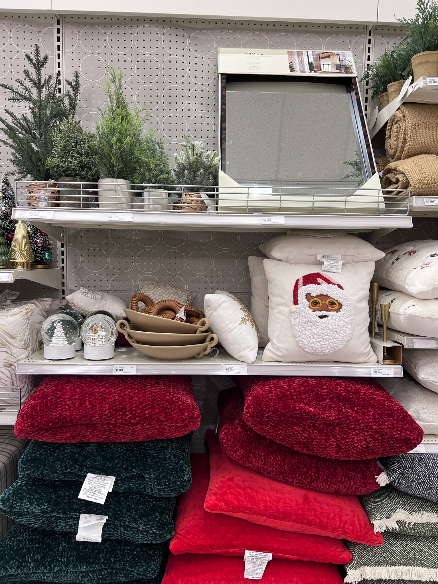 Christmas decor finds

Christmas pillow / mirror / Christmas snow globe / studio McGee / target / affordable decor / euro pillows / Santa pillow / ceramic decorative bowl / leather links / Christmas decor

#LTKstyletip #LTKHoliday #LTKhome