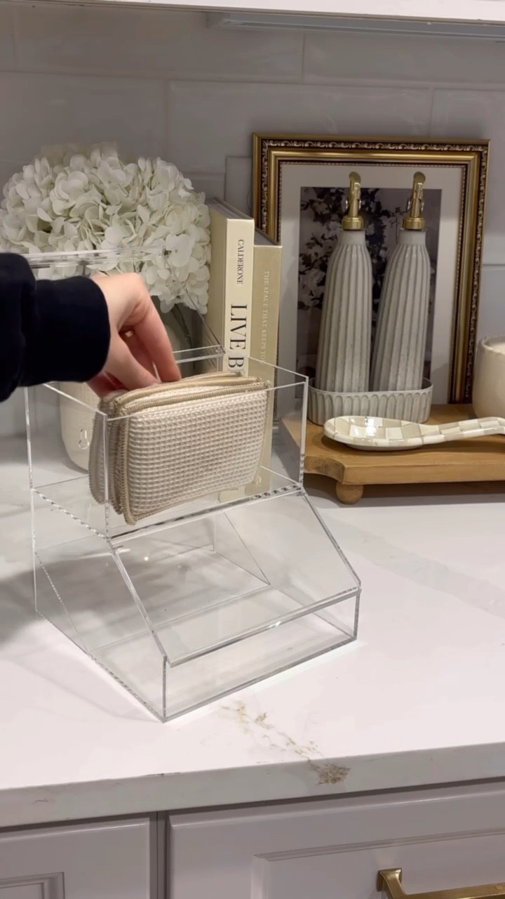 Organize underneath my kitchen sink with me 🤍🫧🫶🏼

#LTKHome #LTKvlog