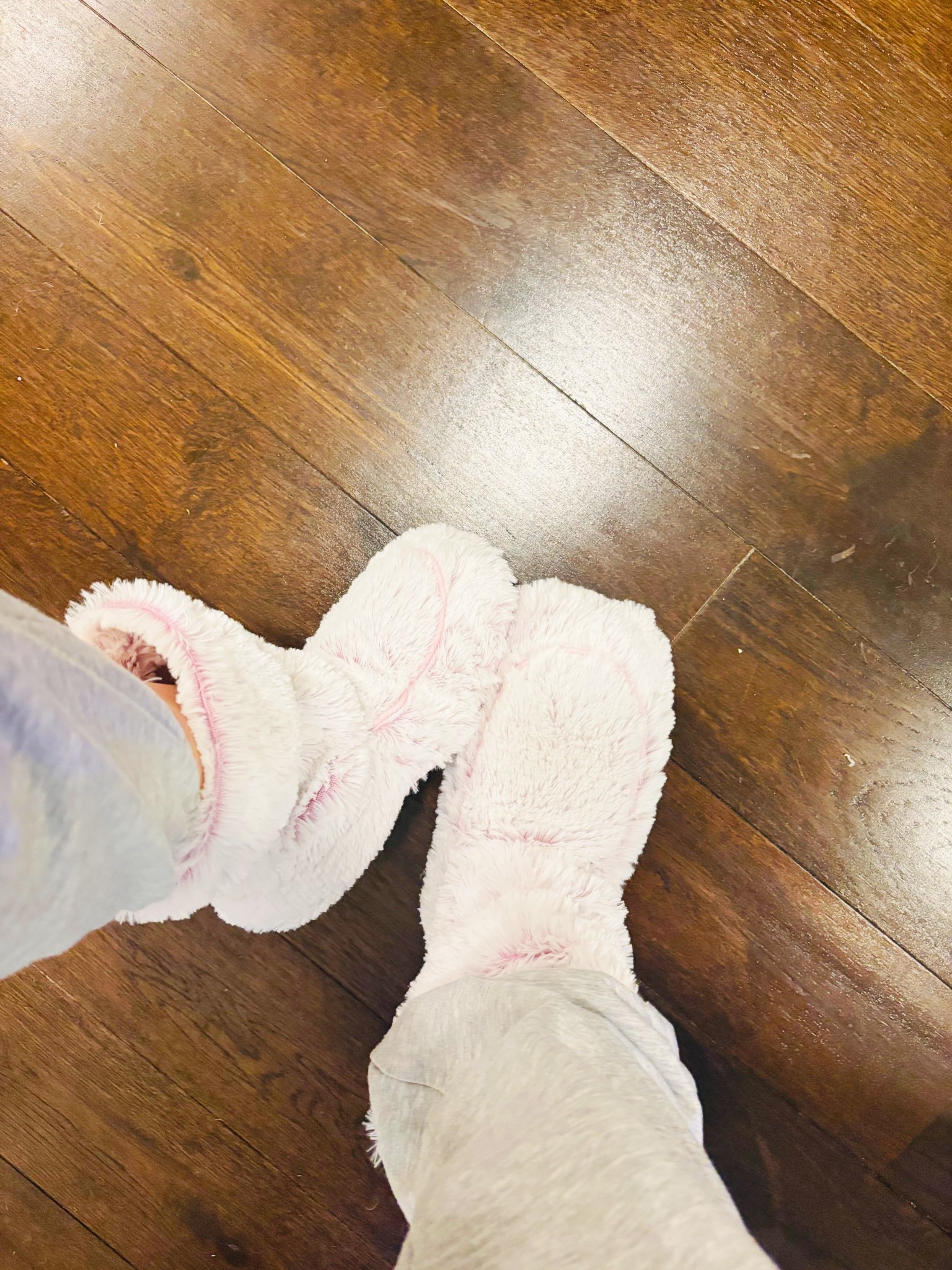 The comfiest slippers for this holiday season ⛄️❄️

#LTKHoliday #LTKSeasonal #LTKGiftGuide