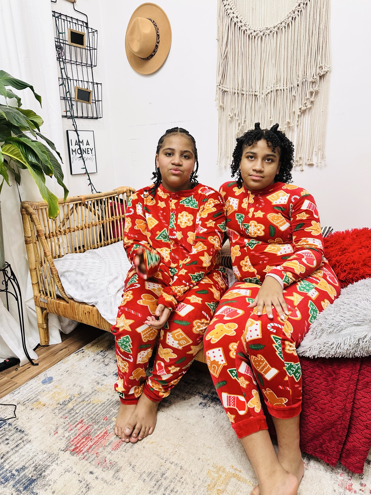 Last-minute but still CUTE 😍
These Christmas pajamas are perfect for cozy nights, holiday photos, and Christmas morning vibes.
Shop my last-minute picks on my LTK before they sell out!

#ShoppingWithPriiincesss #Atlantamom #Atlantabloggers #Atlantablogger #AtlantaCreator #Atlantacontentcreators #Atlantacontentcreator #holidaypajamas #christmaspjs #lastminuteholiday #cozyseason #christmasmagic


#LTKHoliday #LTKGiftGuide #LTKSaleAlert