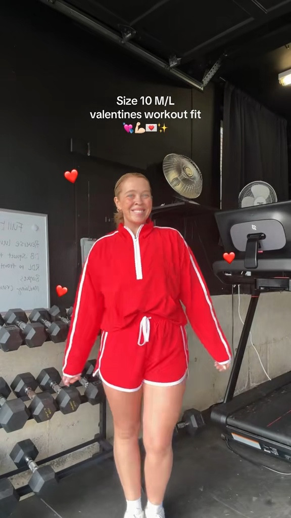 Wearing a die large in top a bottoms. Shorts are a 2.5” inseam with built in micro bike shorts ❤️👟

#LTKActive #LTKfitnessgoals #LTKootd