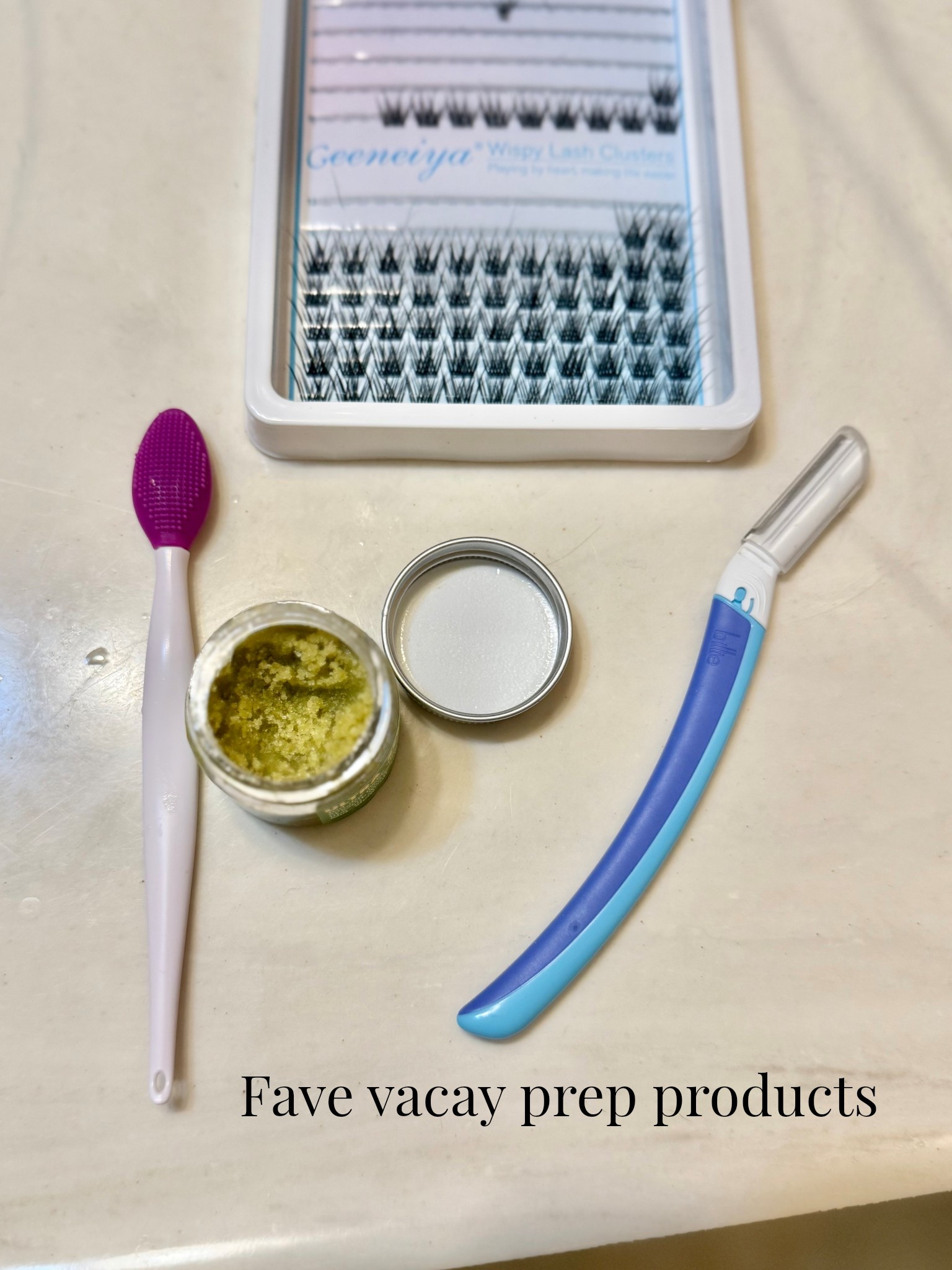 Lashes, smooth skin, plump lips. Vacay ready ✅🏝️