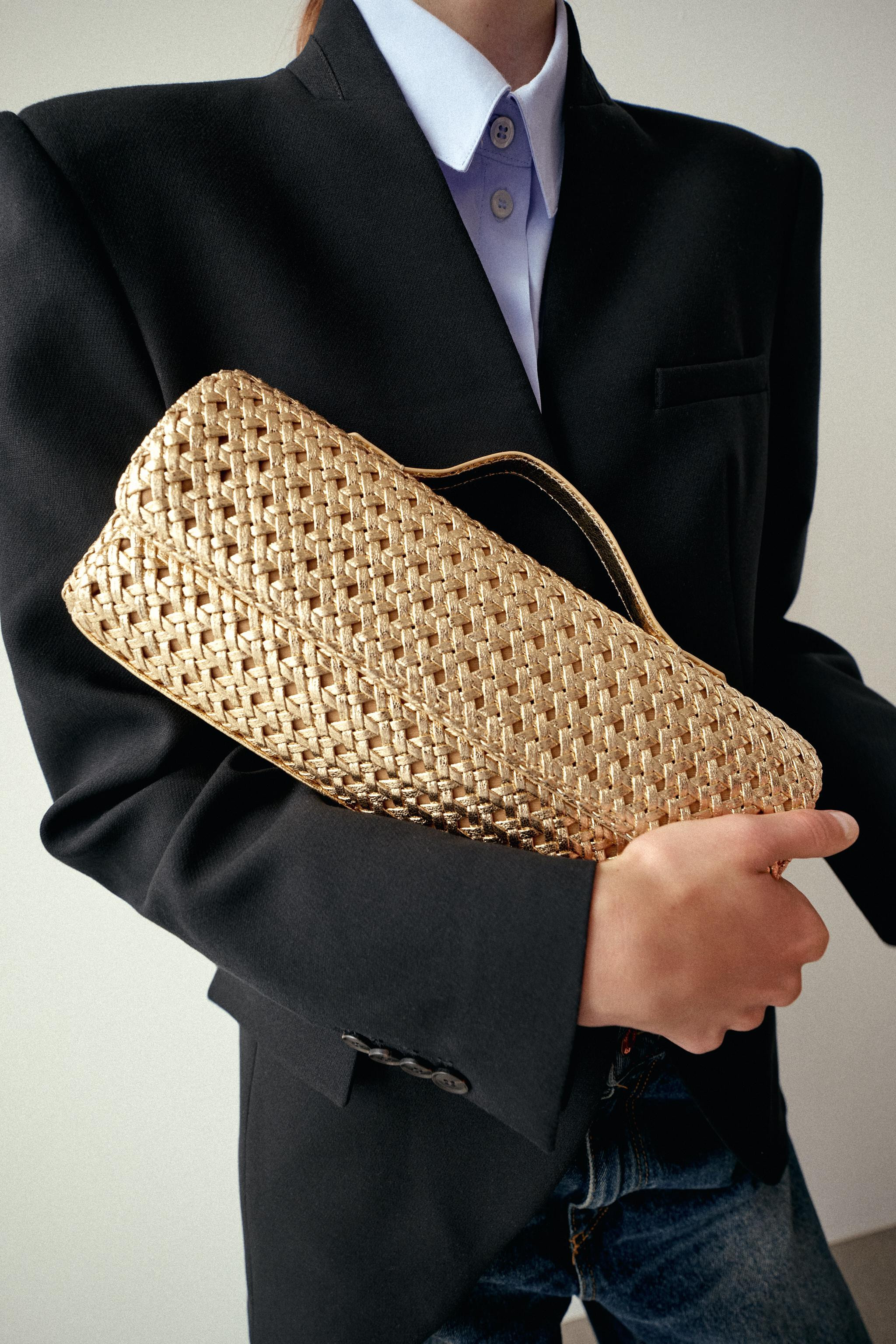 WOVEN ENVELOPE BAG | Zara US