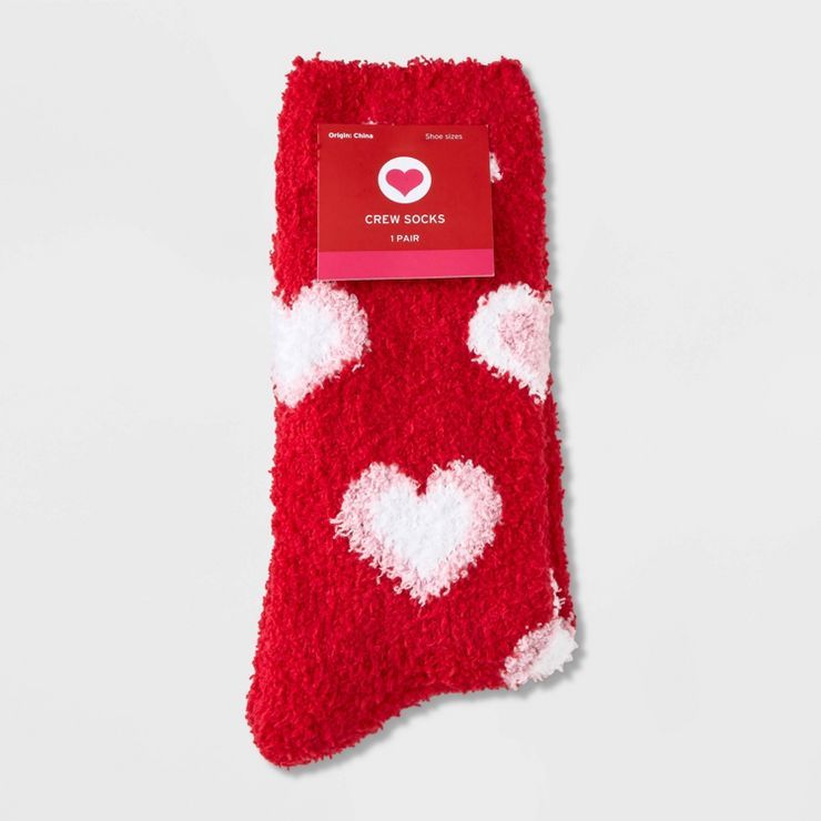 Women's Concentric Hearts Valentine's Day Cozy Crew Socks - Red 4-10 | Target