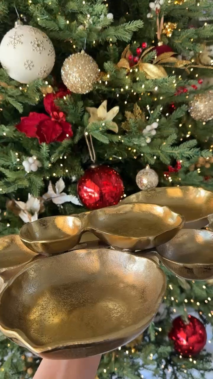 How beautiful is this gold tray? It’s perfect for hosting and entertaining! 

#LTKHome #LTKHoliday