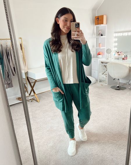 Mix and matching all of the colors from Pacts new Airplane Collection!😍✈️ I LOVE this forest green color💚

Wearing an XL/XXL in the cardigan, L in the tank, and XL in the joggers

Travel style, mom fashion, luxury loungewear, athleisure, casual chic travel outfit

#LTKmidsize #LTKtravel #LTKplussize