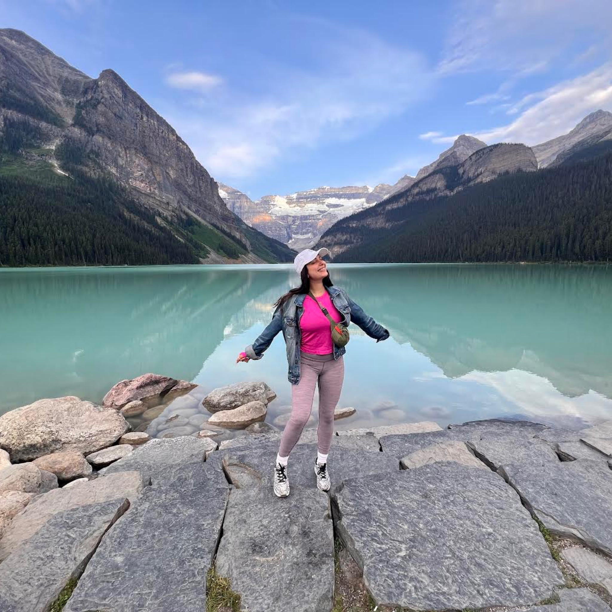 Oh Canada you are BEAUTIFUL 🌲 Vacation fits coming in hot 🩷

#LTKFitness #LTKtravel #LTKxNSale