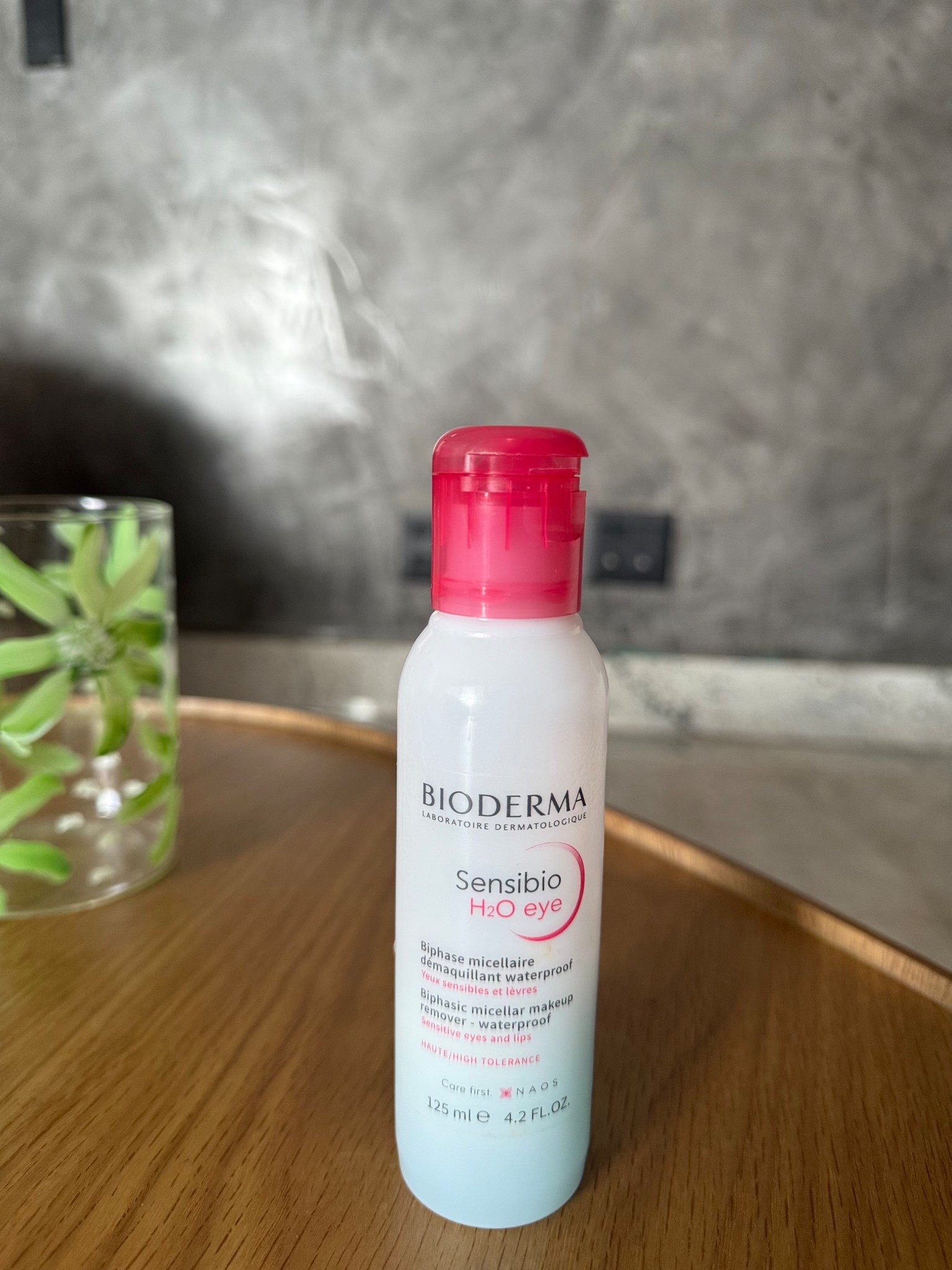 Água micelar bifásica não oleosa. Excelente para retirar a maquiagem dos olhos sem agredir. 

#LTKpromo #LTKbrasil #LTKbeleza