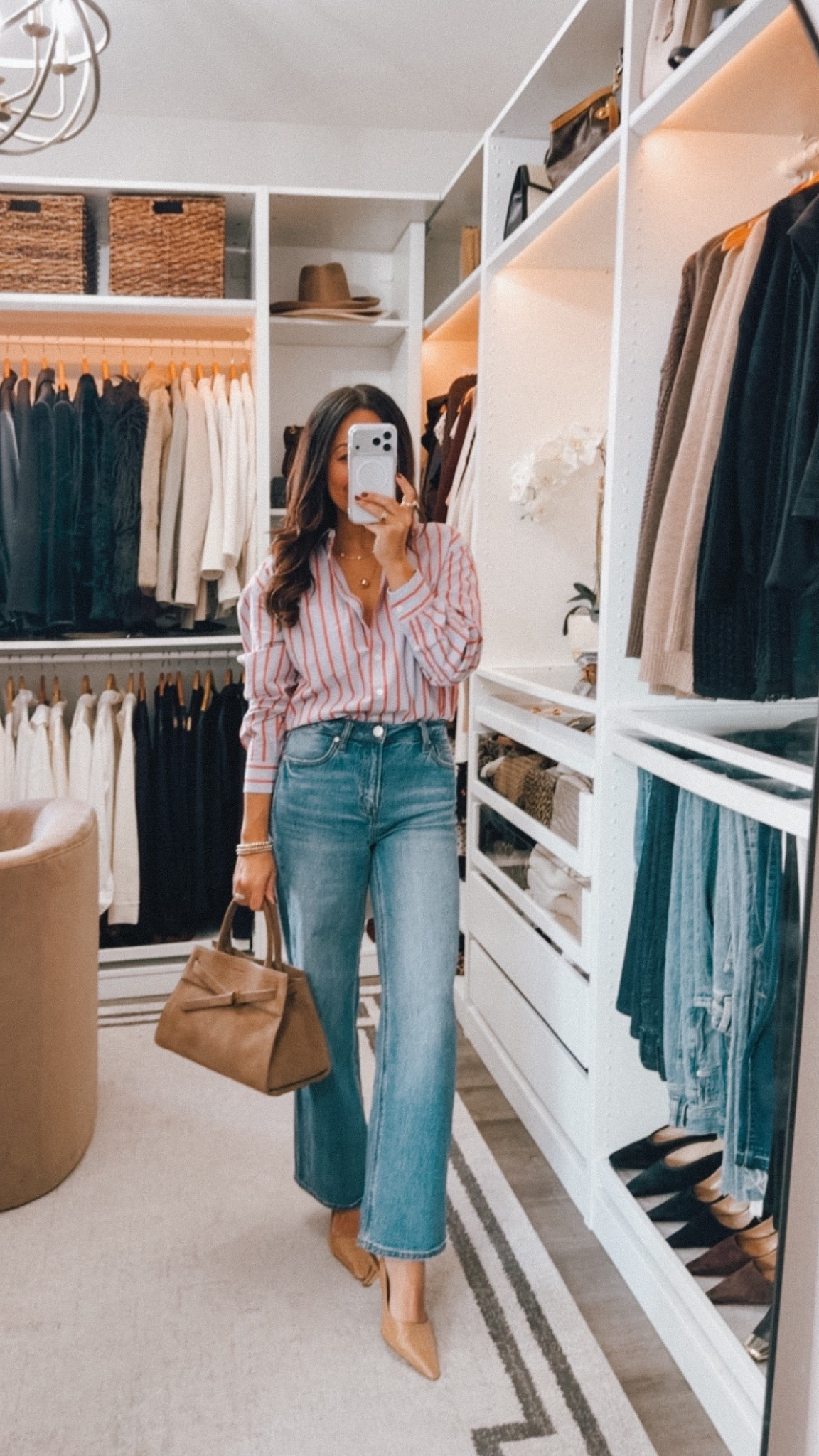 Poplin button down perfect for spring ☀️ has the best relaxed fit- 

#LTKSeasonal #LTKOver40 #LTKootd