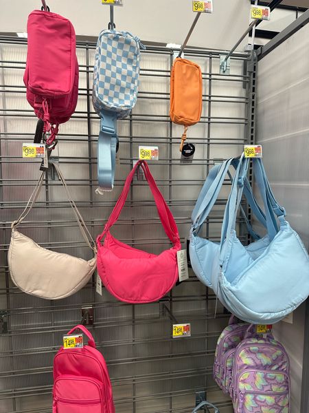 Walmart no boundaries summer belt bags and hobo bags


#LTKSeasonal #LTKstyletip #LTKitbag