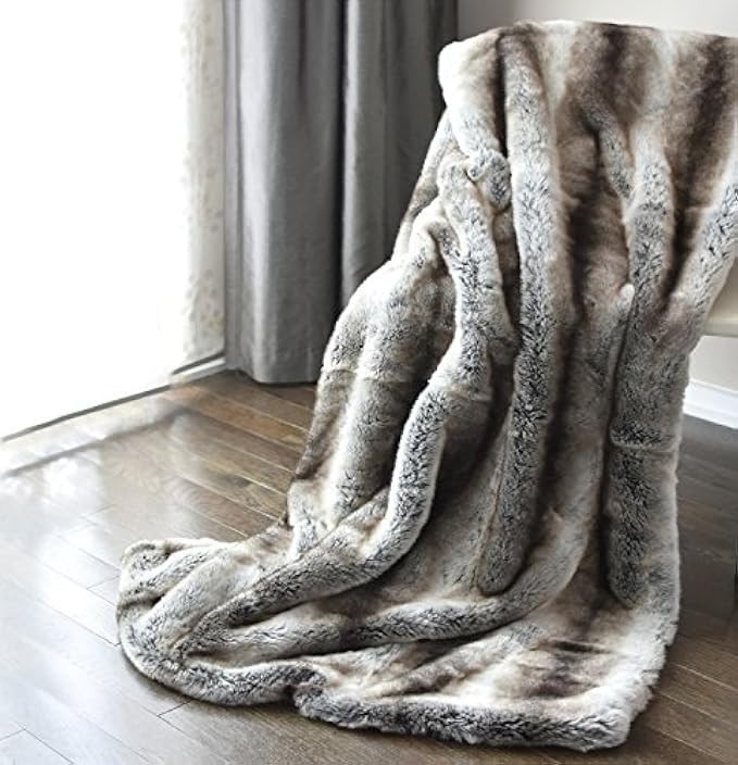 Luxury Faux Fur Oversized Throw Blanket with Plush Velvet Reverse, Fox Lynx or Gray Mink (Chinchilla | Amazon (US)