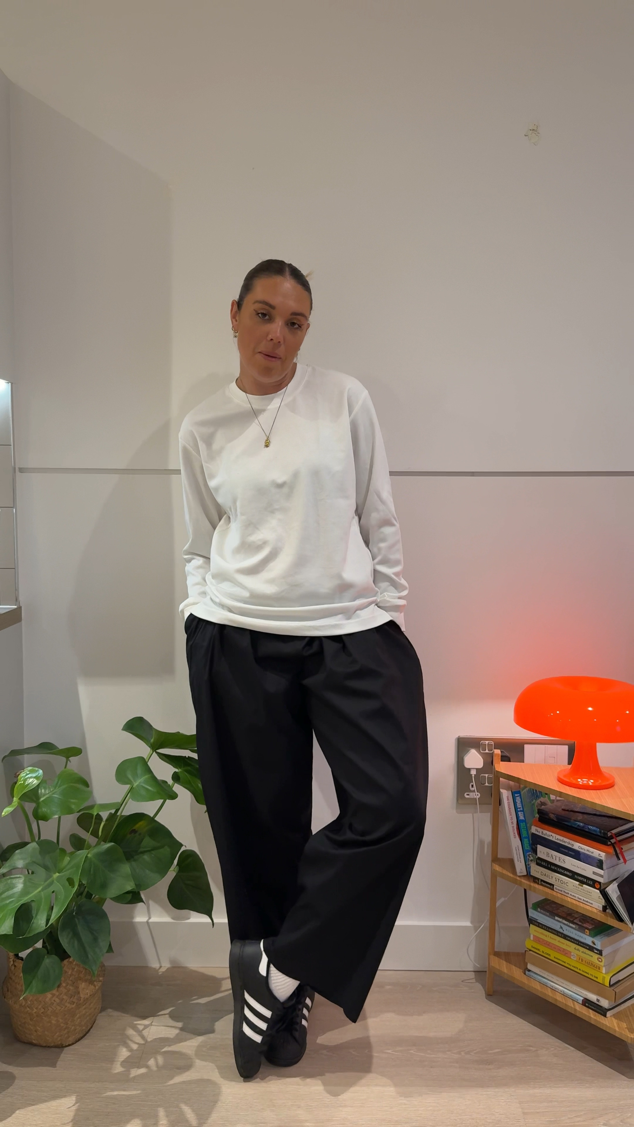 Cos balloon pants dupe

#balloonpants #baggypants #baggytrousers #cos #dupe #tomboyfemme #tomboystyle

#LTKuk #LTKFashionMonth #LTKstyletip