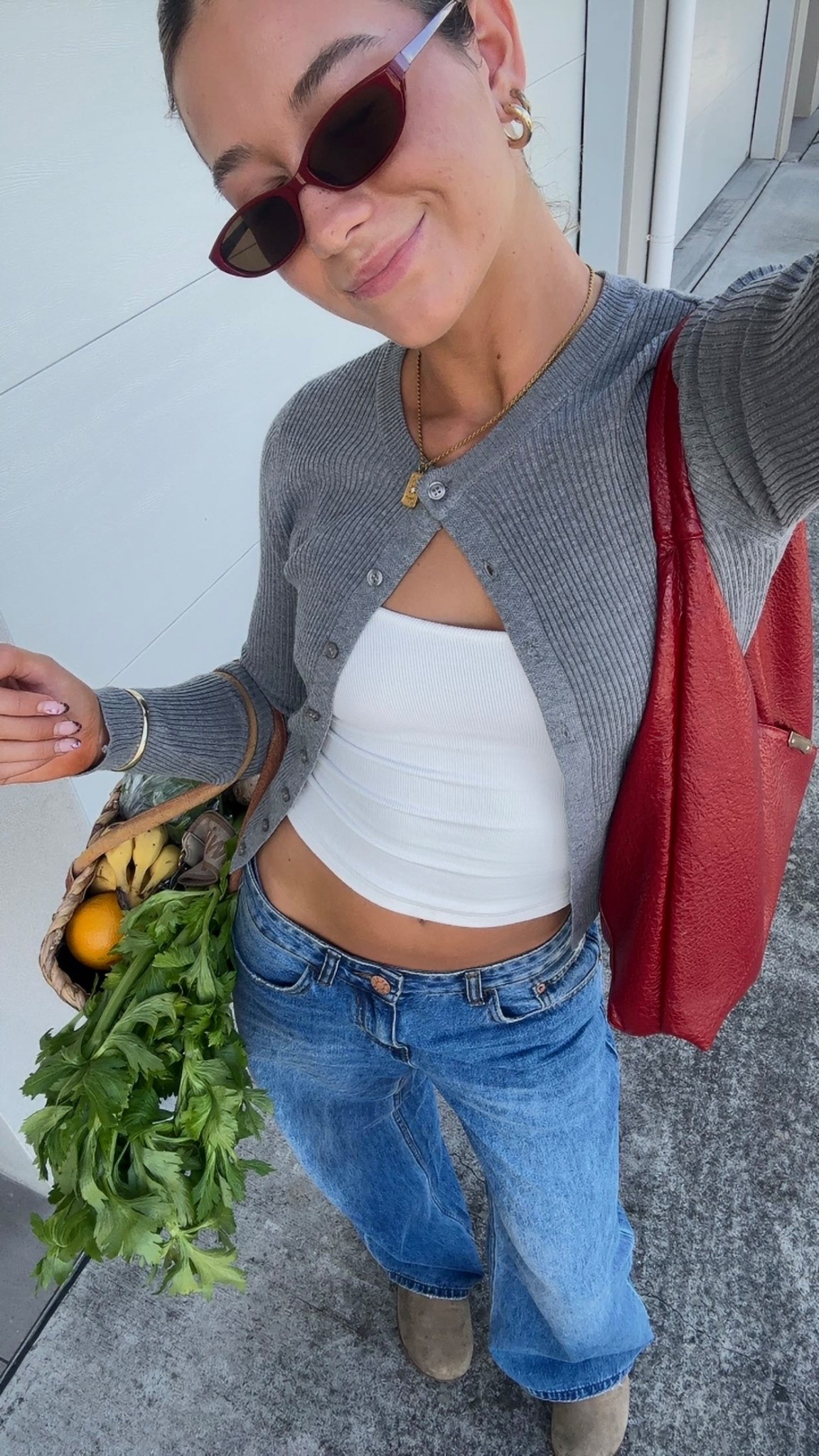 Knit cardigan is from Bestnless 😮‍💨
And sunglasses are from Kmart 