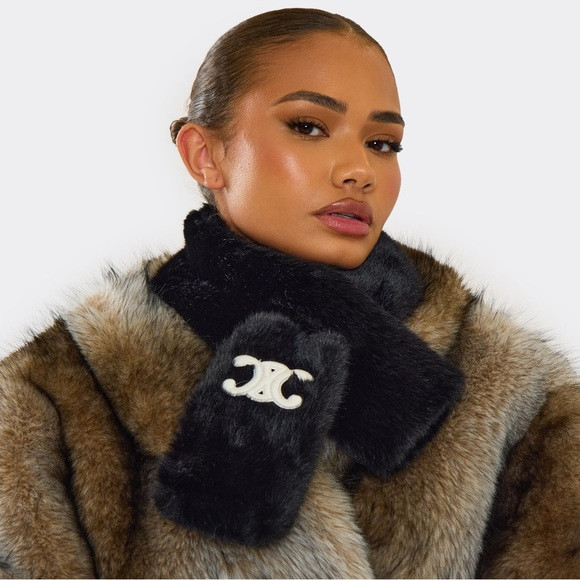Fashion logo black faux fur scarf | Poshmark