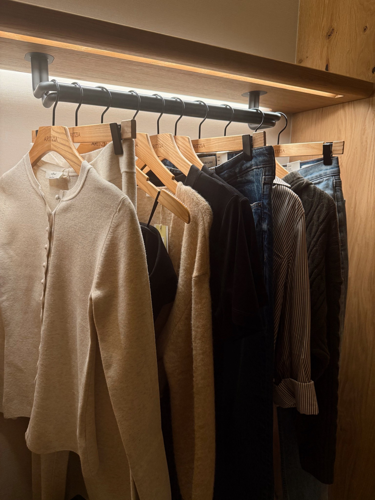 What’s in my Aritzia dressing room!

#LTKFindsUnder100 #LTKU #LTKSaleAlert