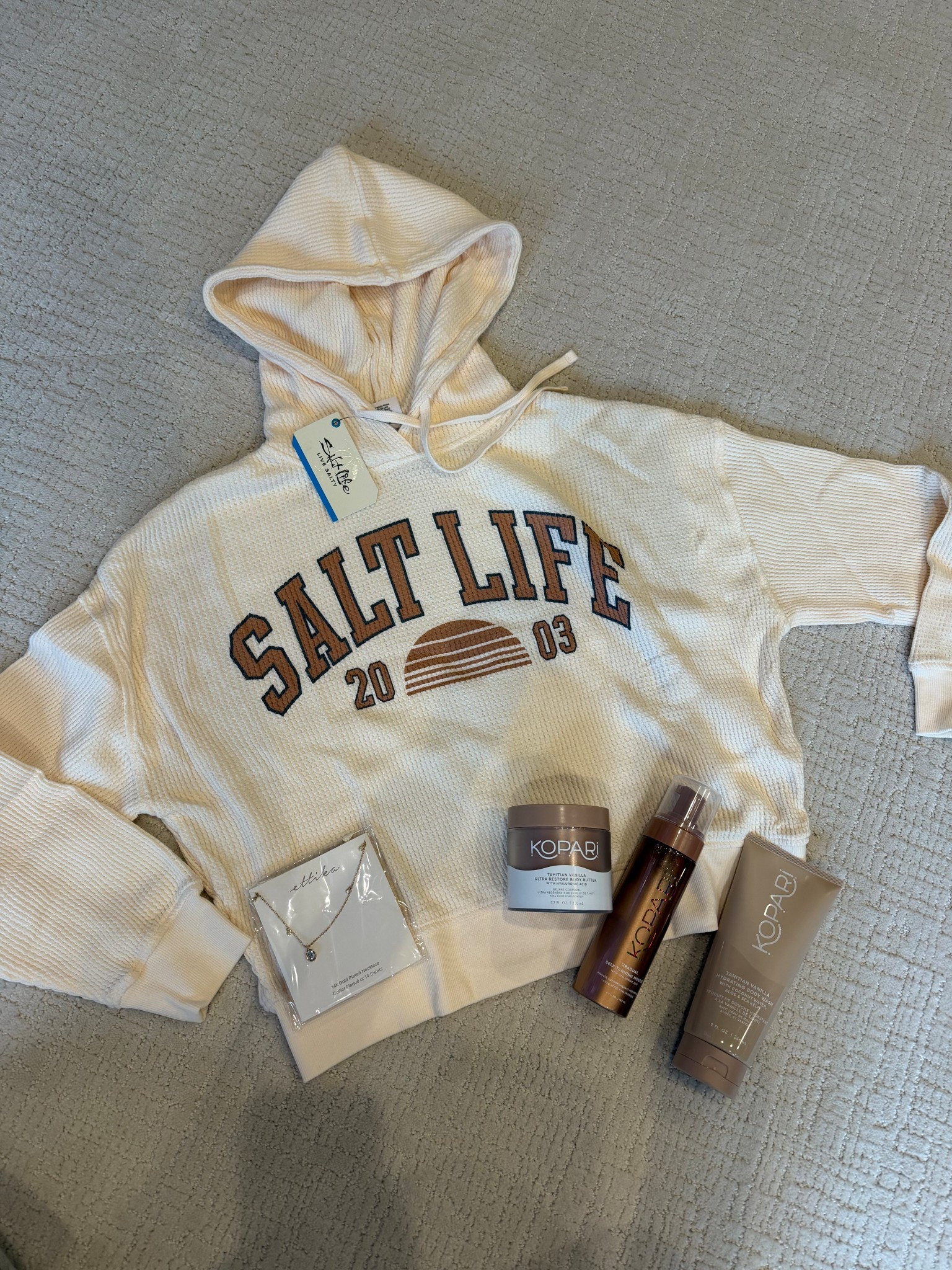 Holiday gift ideas for her 
Teen girl gifts 
Salt life hoodie and kopari vanilla gifts 

#LTKCyberWeek #LTKGiftGuide #LTKHoliday
