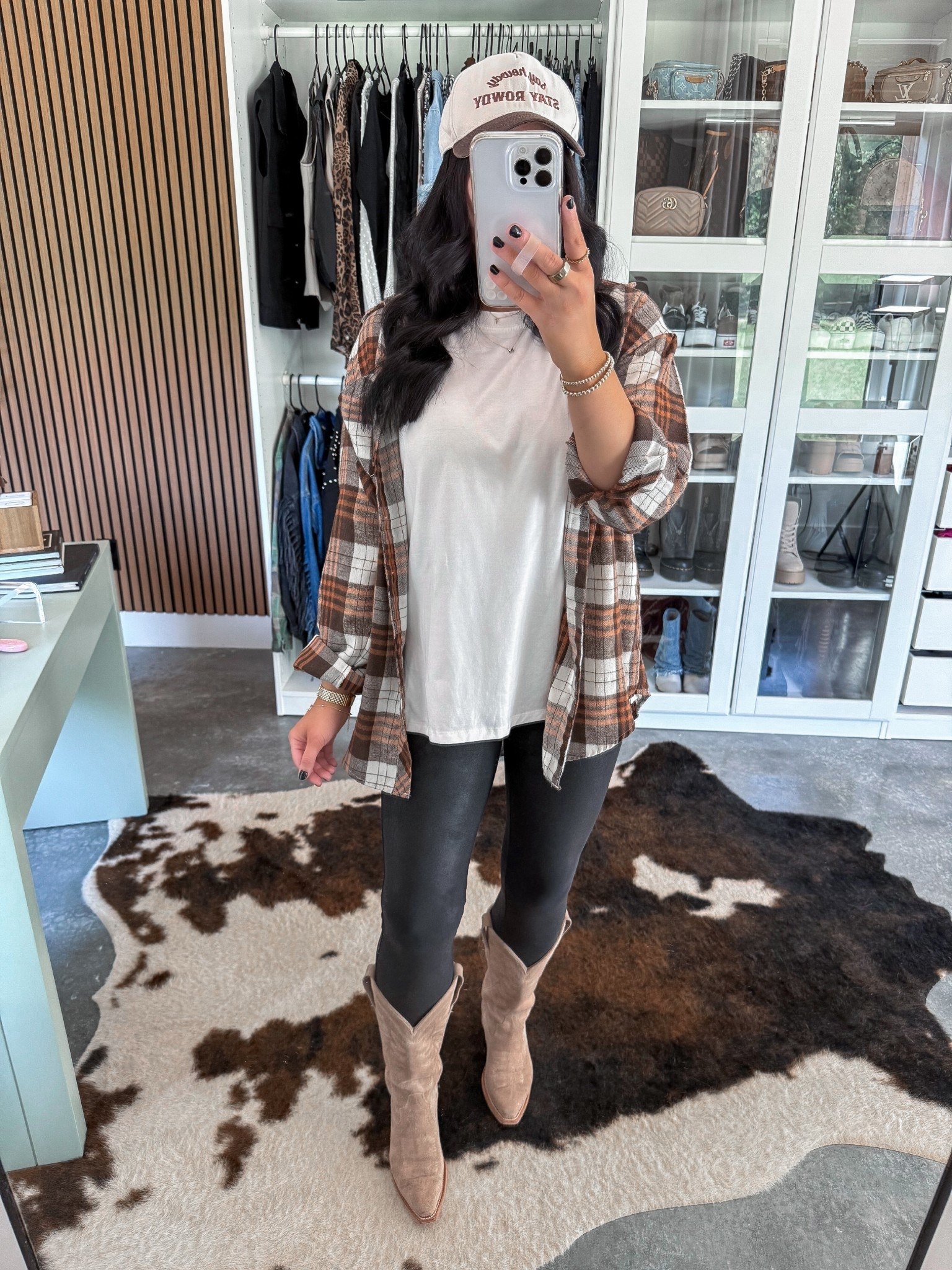 Comfy Western Fall Outfit 🍁

Tee — medium
Flannel — medium (Chocolate-7123 option)
Leggings — medium

Love my spanx faux leather leggings paired with my tecovas cowgirl boots! Kept this fall outfit super casual by throwing on this oversized white tee and added this brown plaid flannel! 🍁 Finished the look with this brown & tan trucker hat! 



#LTKShoeCrush #LTKFindsUnder50 #LTKFindsUnder100