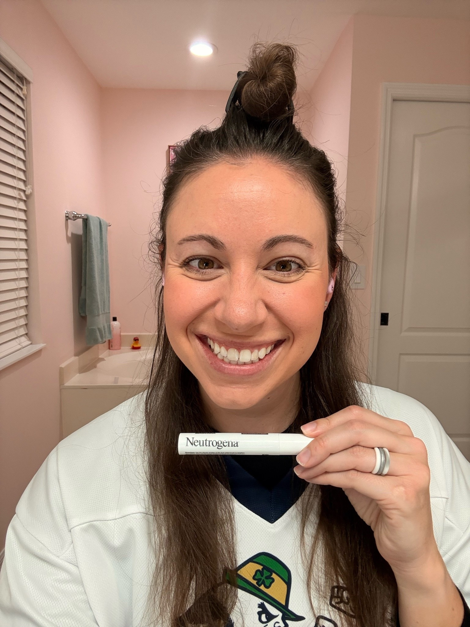 If you haven’t tried Neutrogena mascara, you need to! Their mascaras are clean based and healthy for the lashes! My lashes haven’t been this long in forever and I don’t feel like they are falling out all the time either! Snag yours now!

#LTKselfcare #LTKBeauty #LTKmorningroutine