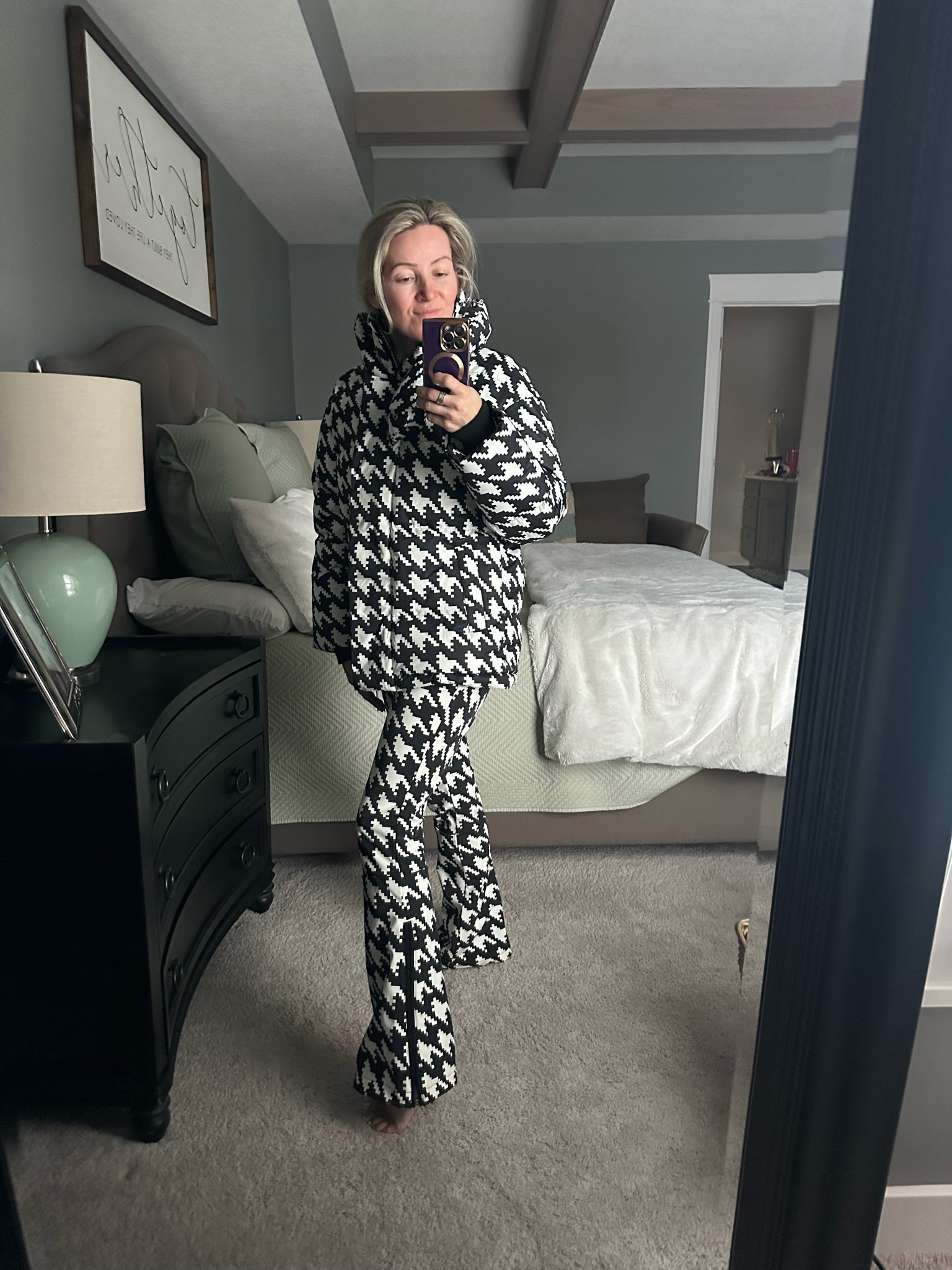 
Ski suit
Ski jacket
Houndstooth
Ski bibs
Apres ski 
Perfect Moment 
Ski sale 
Mountain outfit 
Snow pants
Snow gear 
