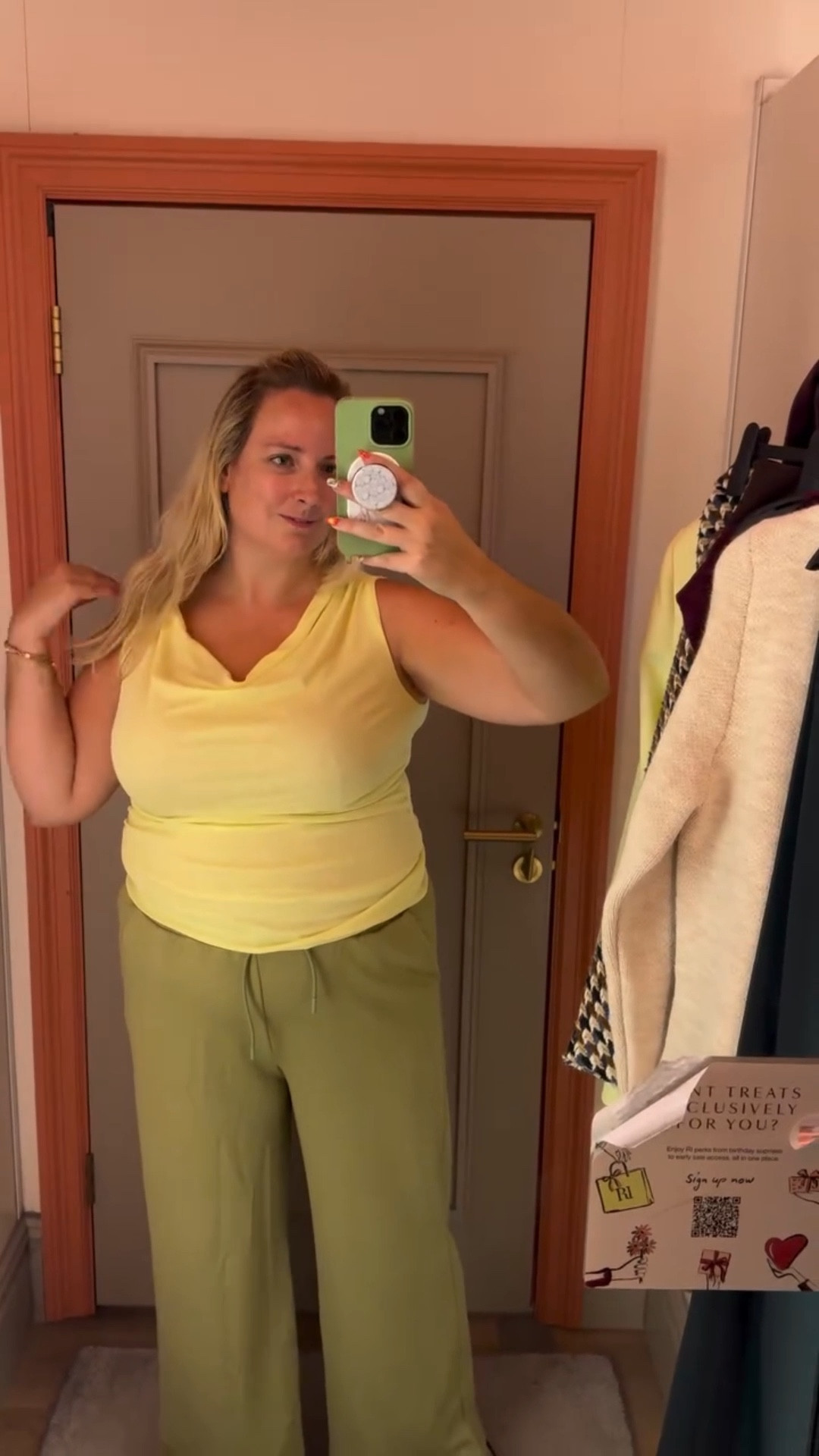 What’s new in @riverisland again they’ve come through with allll the good stuff this season, I know I’ve always been a fan but this year has been 10/10 for them! Now just more size 20/22 in core ranges and more plus size please! 
Can you guess what I came home with from the vid? Guess in the poll and I’ll reveal soon! 
.
Linked all on my @ltk.europe but wearing: 
Shorts size 18 (button not done up an tucked in  can you see it now you know!?)
Jacket size 16 (don’t have an 18 but tried that in later and fit) 
Brown Bardot top size L 
Beige button top L 
Lime blazer size 18 (would do up but needed a 20 really) 
Lime top L
Green trousers L (want an XL loved these) 
Dark green trousers L (again XL needed) 
Floral frill body M (clue I bought this in a large online whilst still in the changing rooms) 
.
I’m a size 20 for reference. 
.
#plussize #midsize #midsizefashion #plussizefashion #imwearingri #tryon #fallfashion