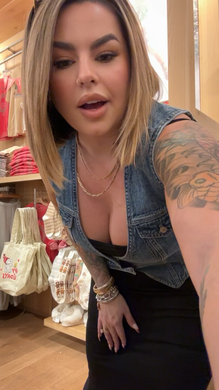 Denim vest size XL 
#americaneagle #aerie 

#LTKstyletip #LTKfindsunder50 #LTKmidsize