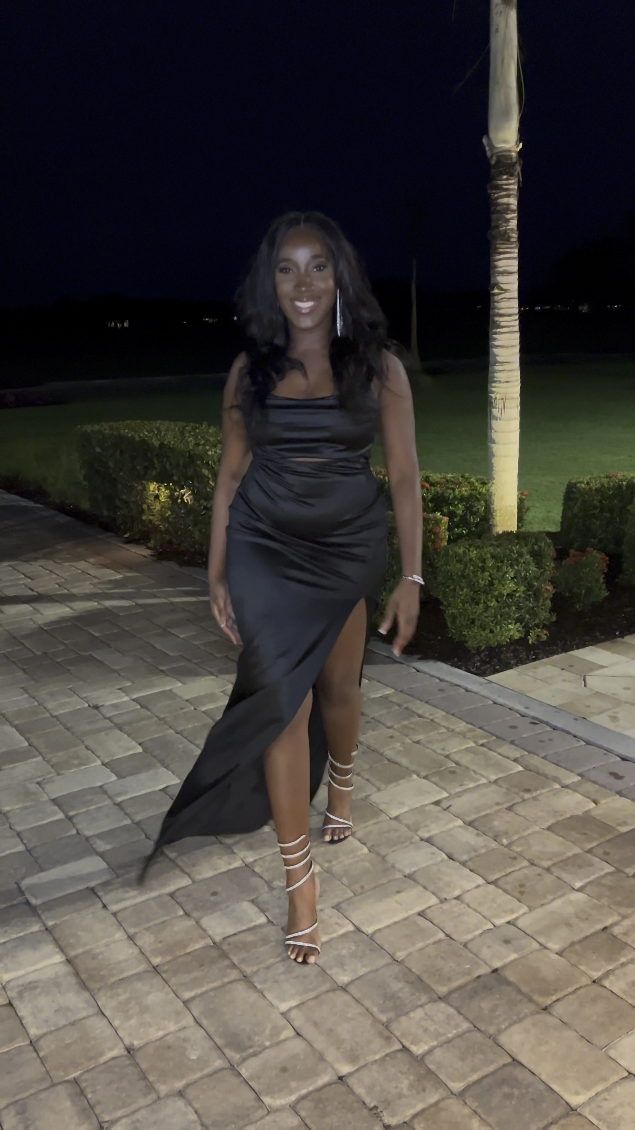This dress fit so perfect on my body! It was giving sexy with class. 🖤

#LTKfindsunder100 #LTKwedding