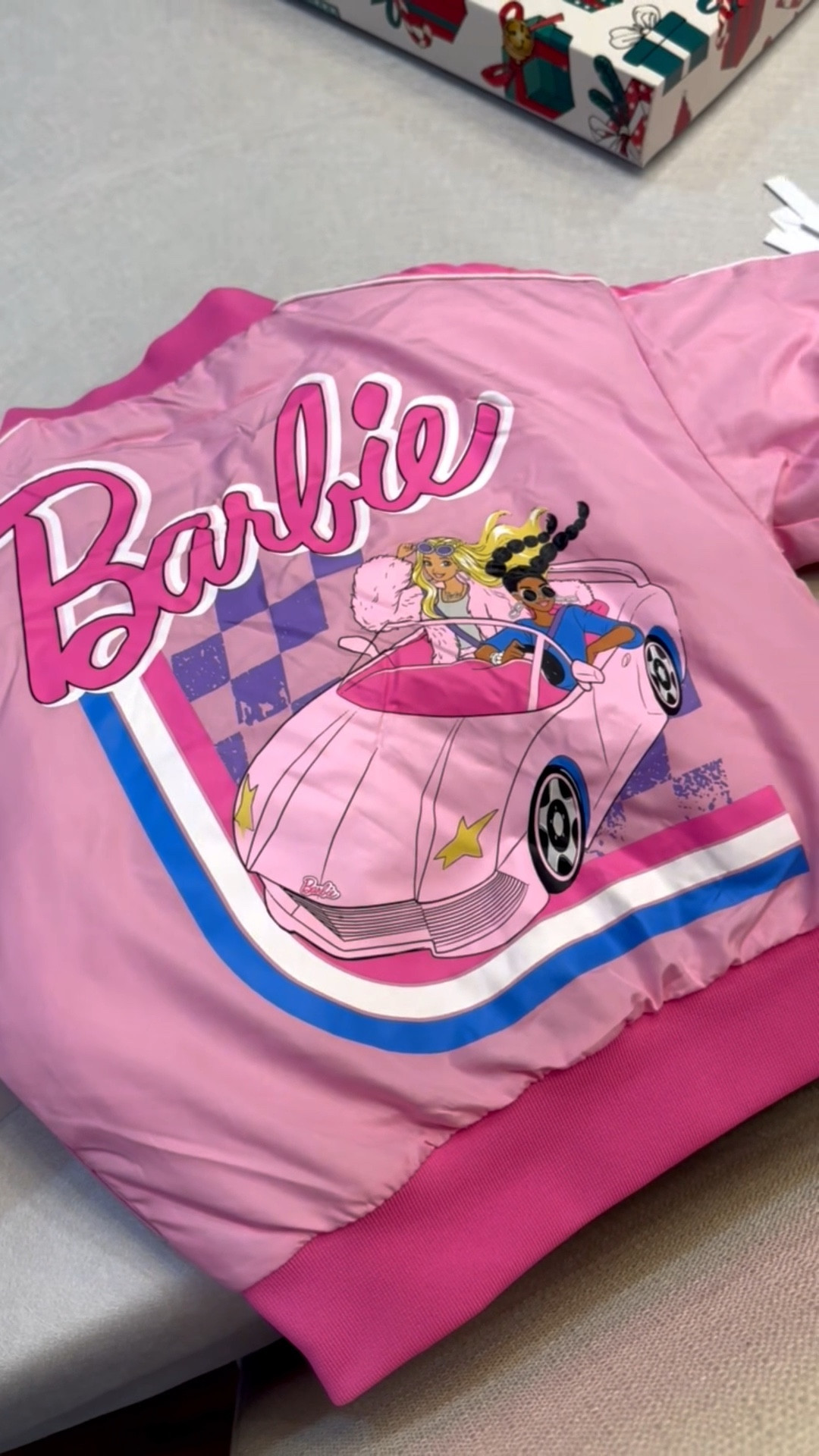 The most iconic little girls jacket, so 90’s 