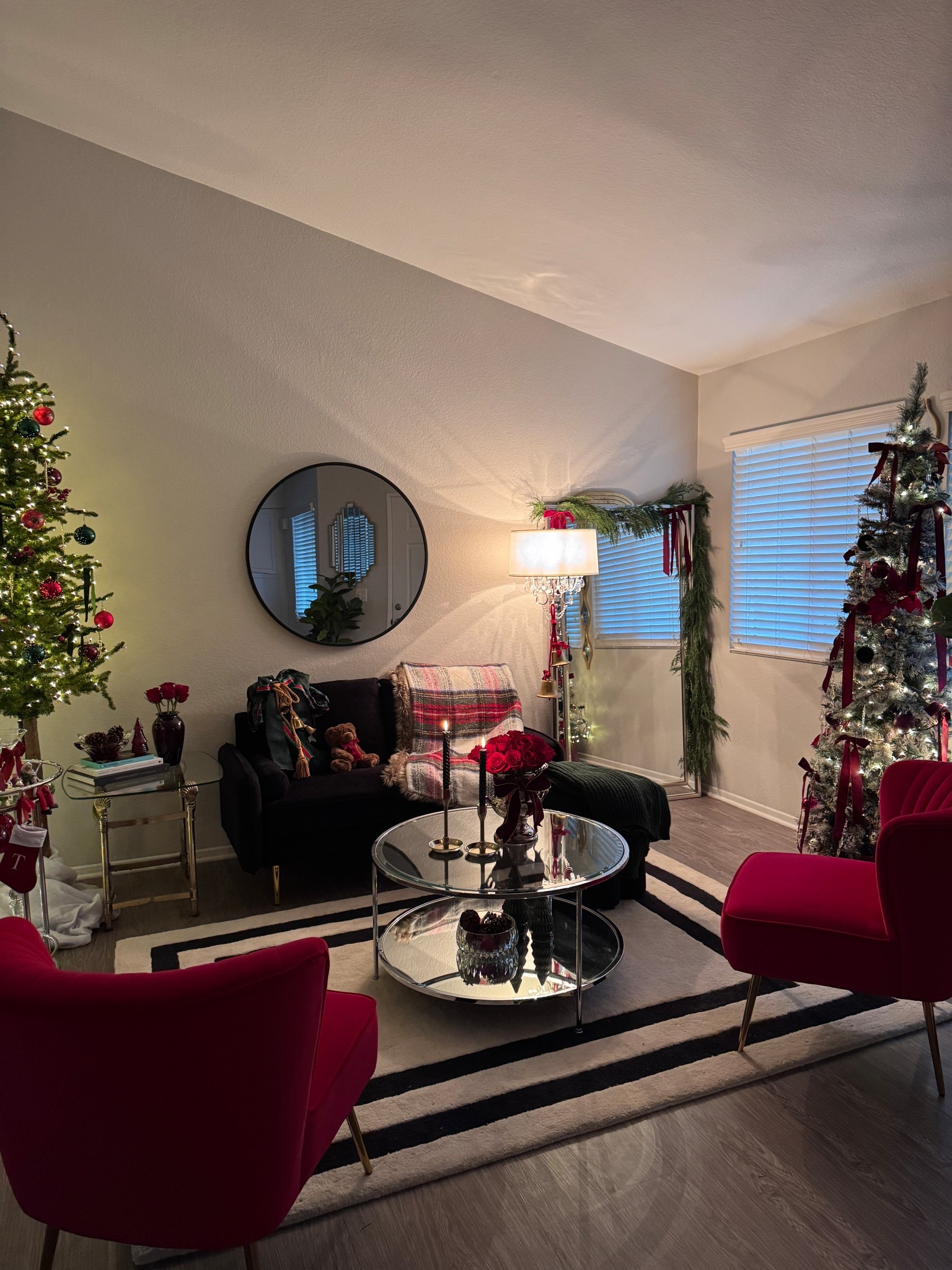 Christmas living room decor ♥️🎄🎅🏼
Classic Christmas decor
Holiday home decor 

#LTKHoliday #LTKSaleAlert #LTKHome